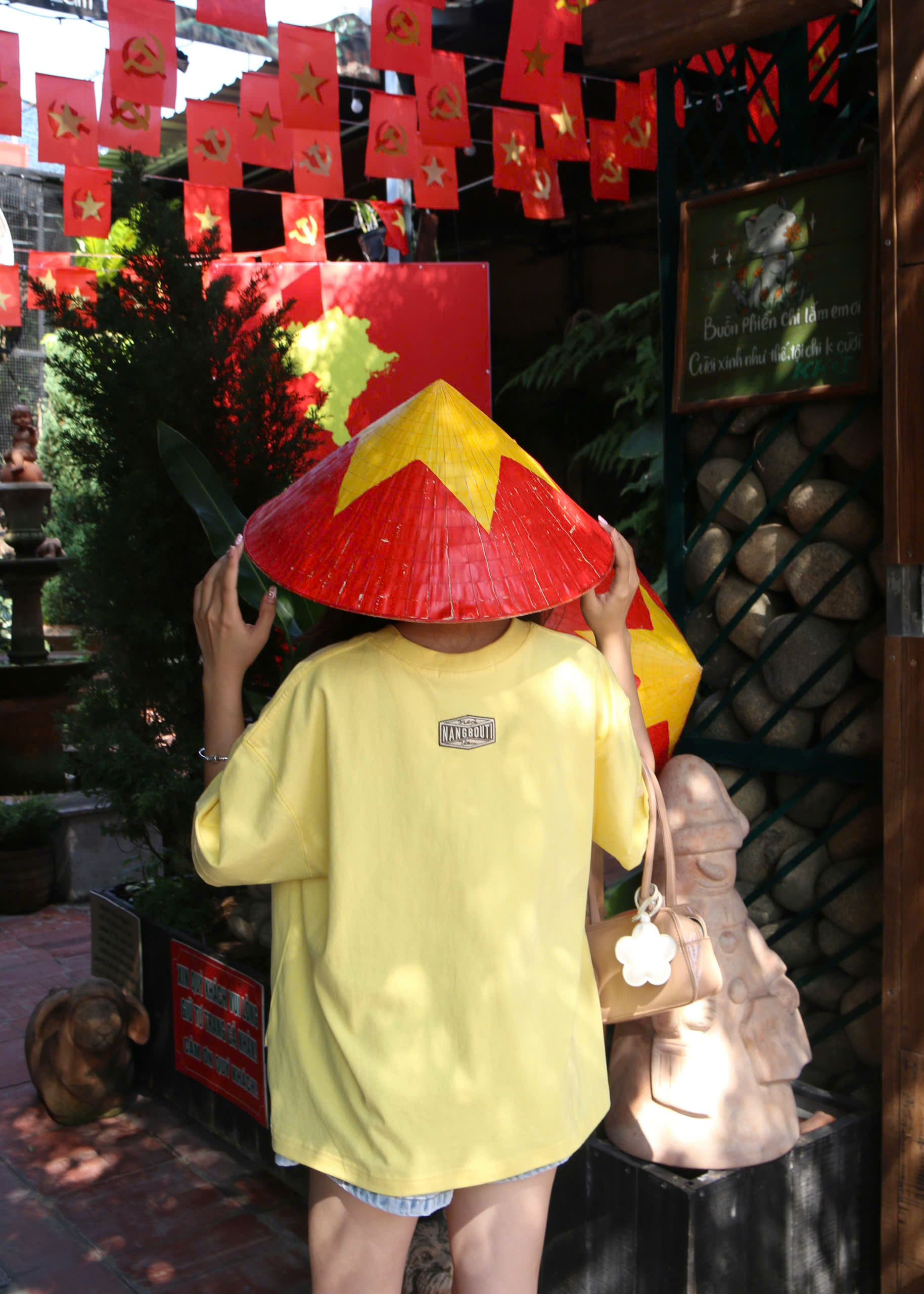 A29686 - A thun boxy in thêu Vietnamese tem