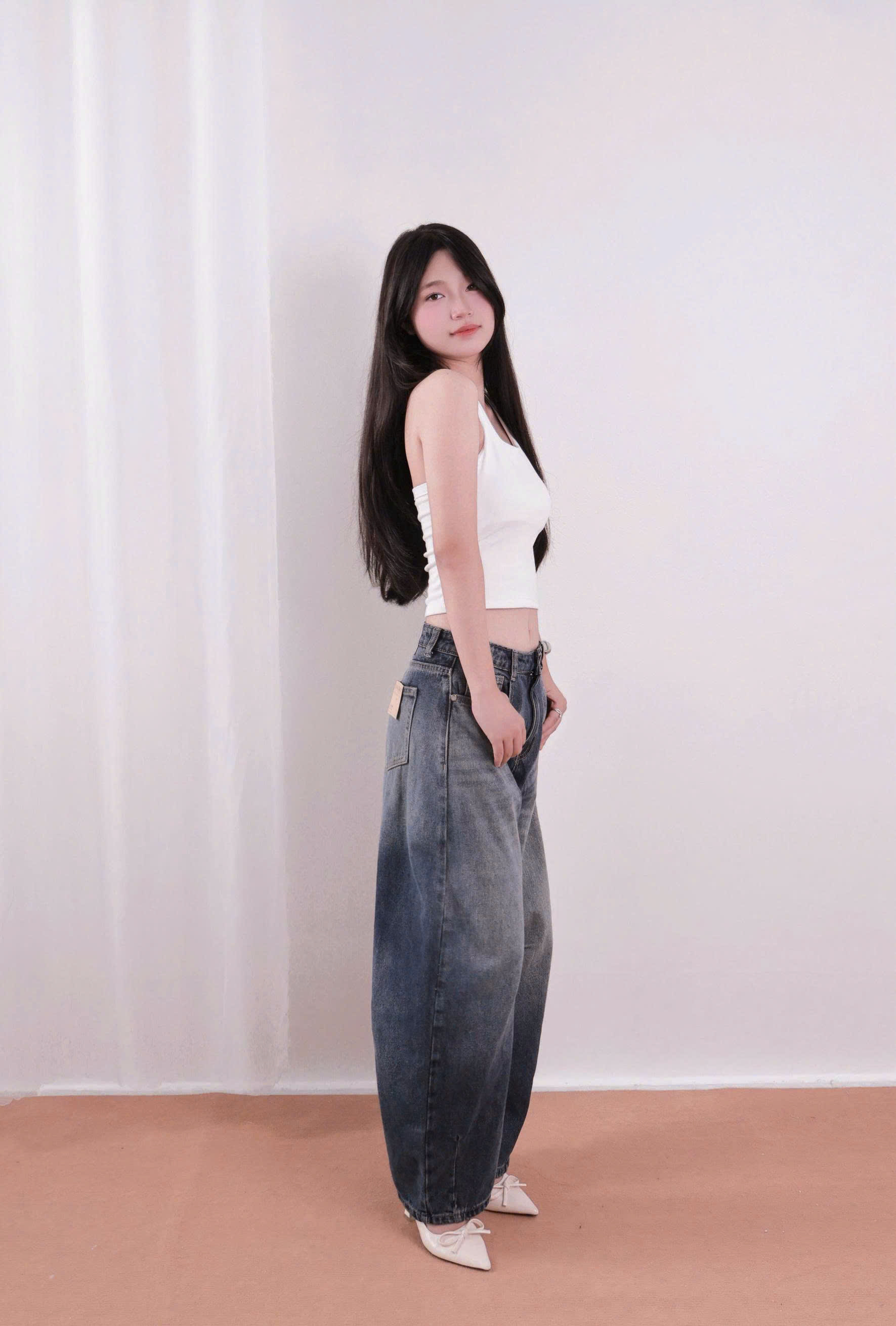 Q9857 - Quần Jean nữ ống cong basic