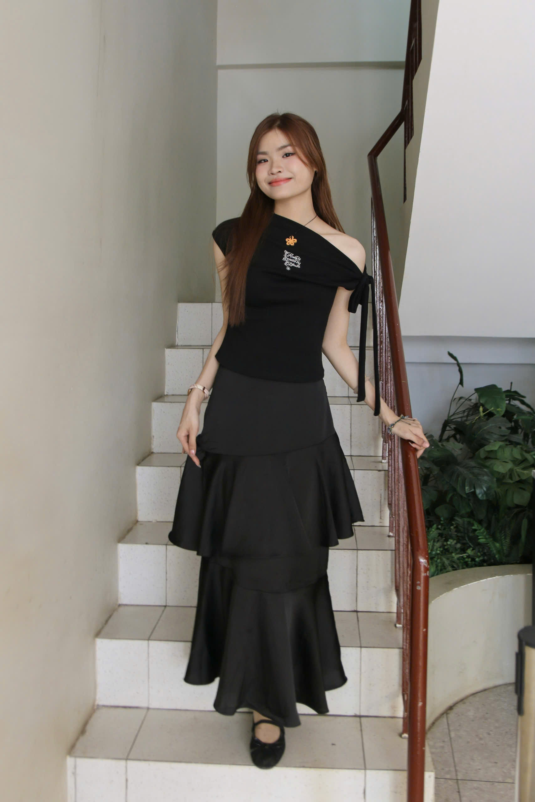 V4015 - V lụa dài 2 tầng dáng xòe