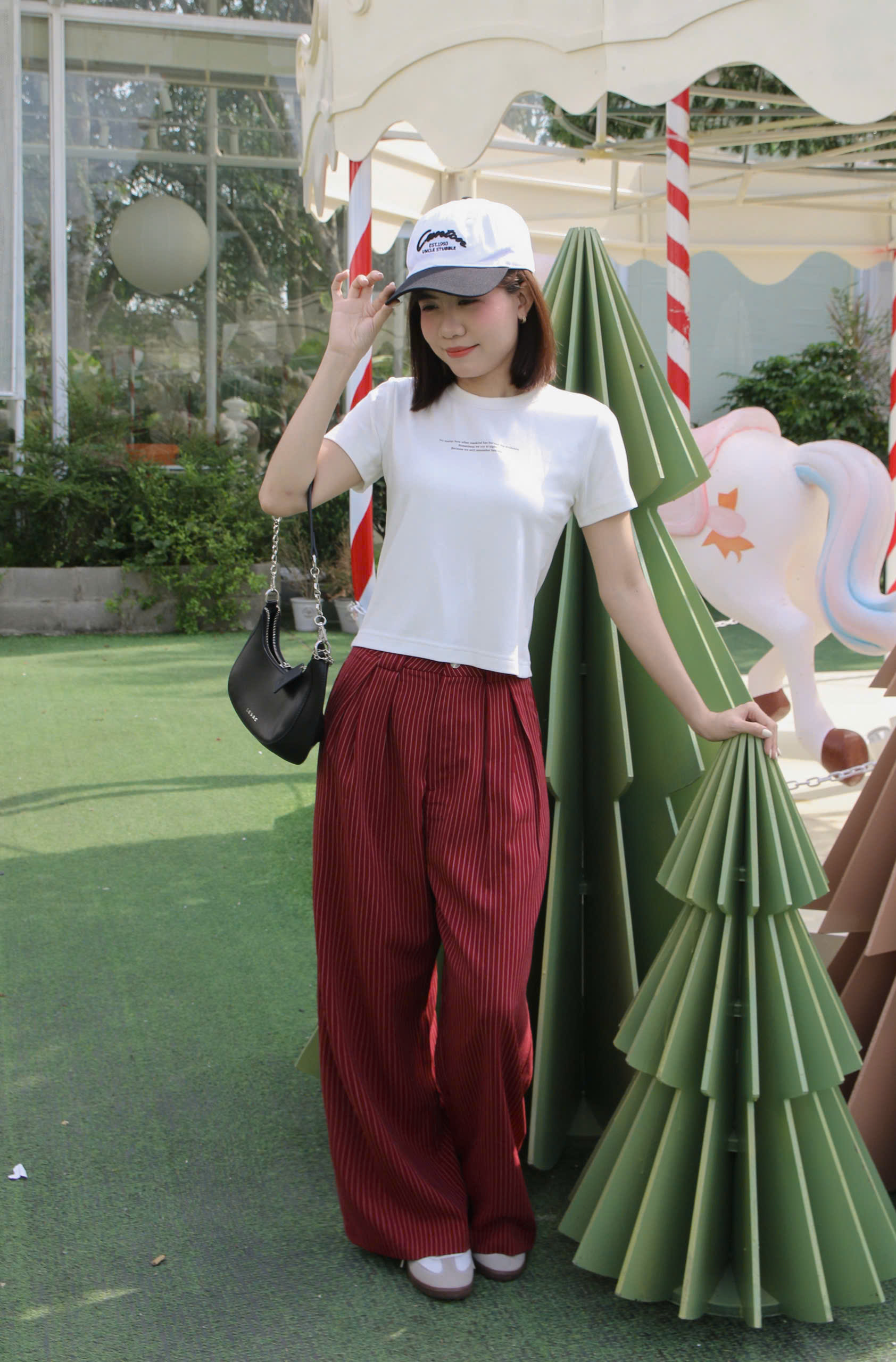 A29389 - A thun gọn thêu L'Ange