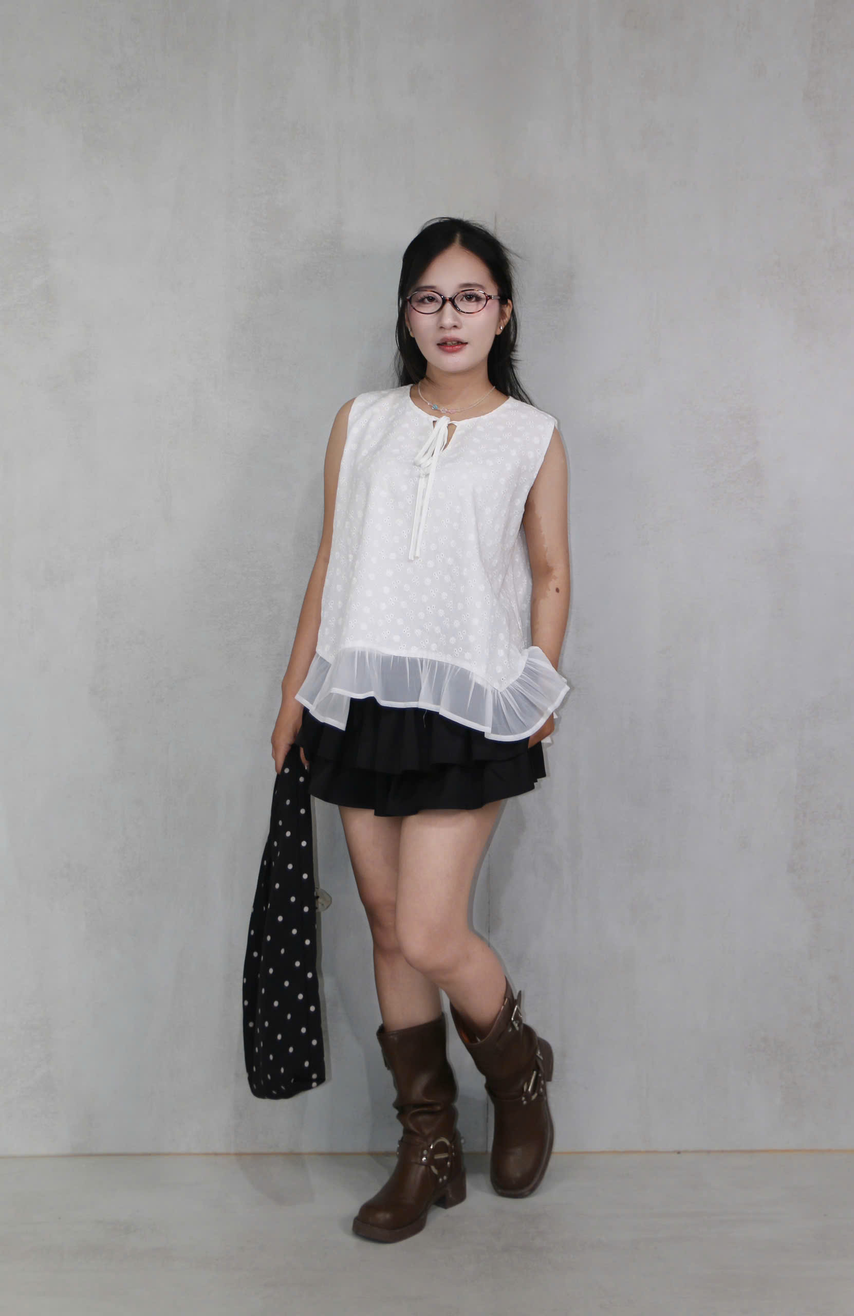 V4085 - 	V ngắn 2 tầng kèm dây lưng