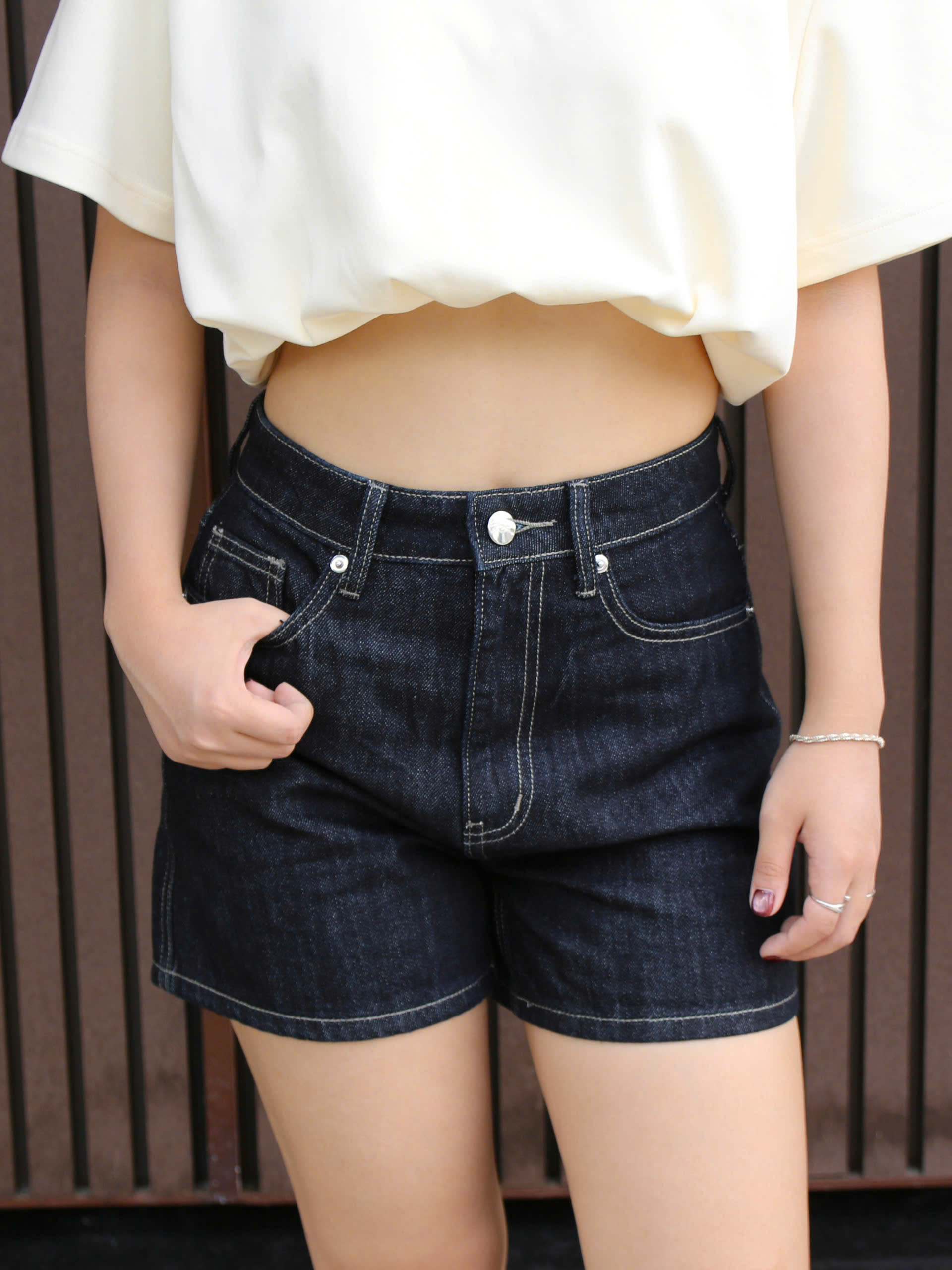 S3701- Short Jean lai nhỏ túi bầu