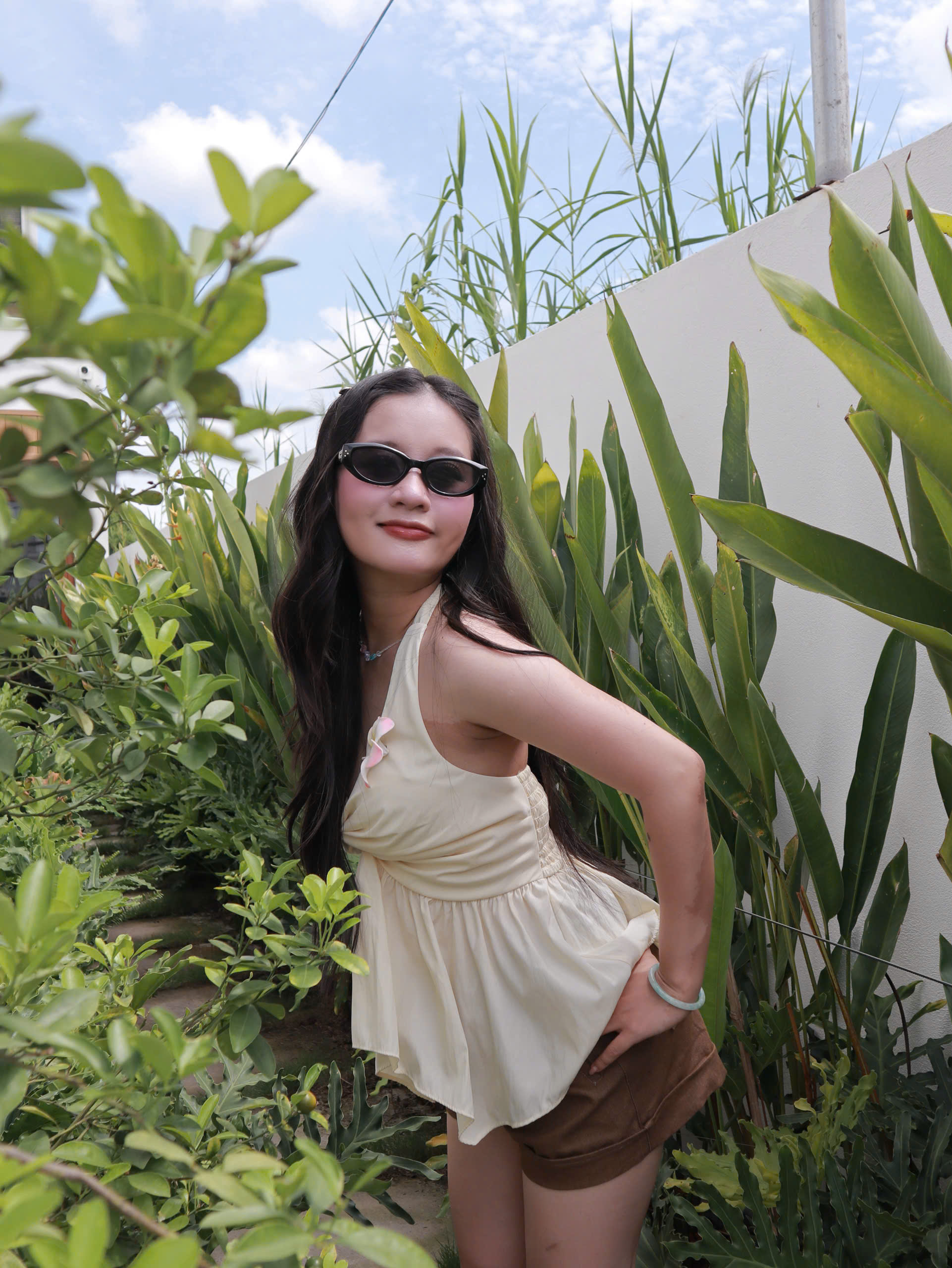 A29733- A yếm xoắn ngực