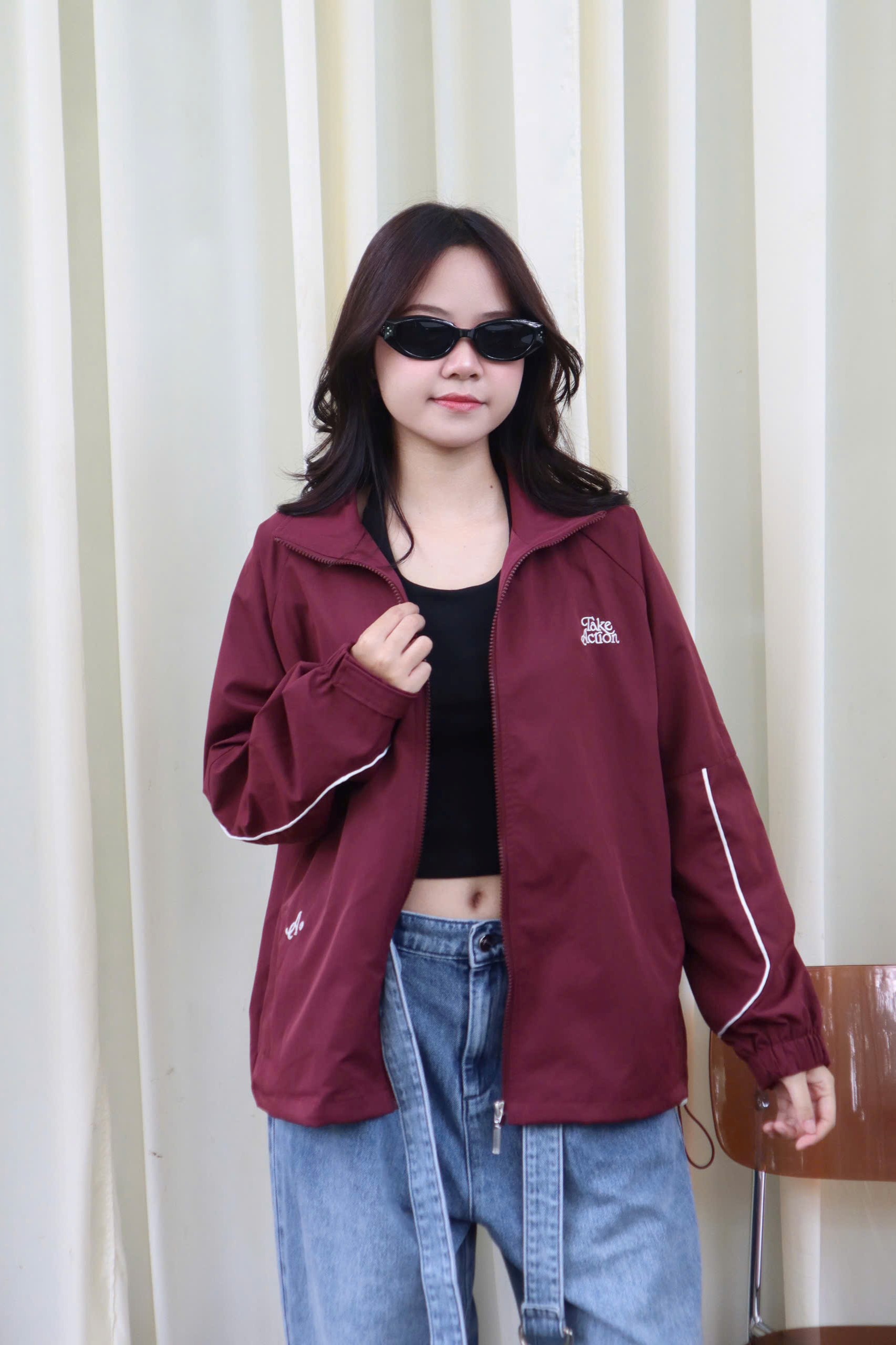 K3347- 	Khoác dù nữ thêu Take