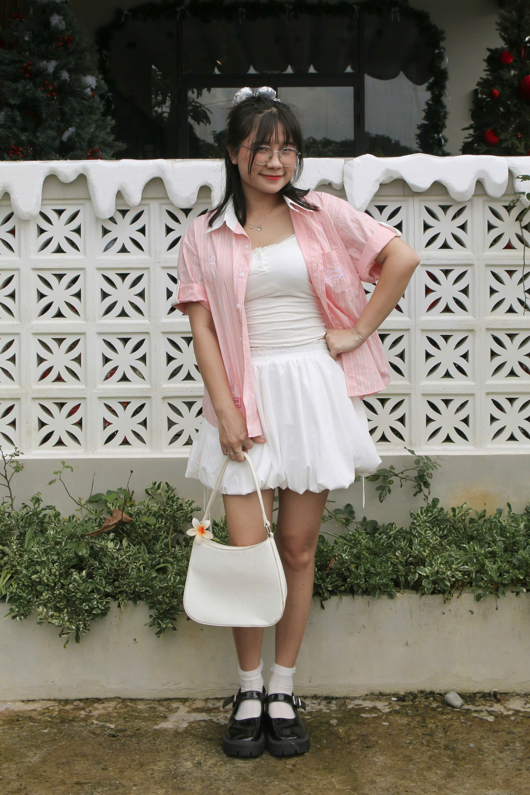 V3942 - V bí thêu nơ