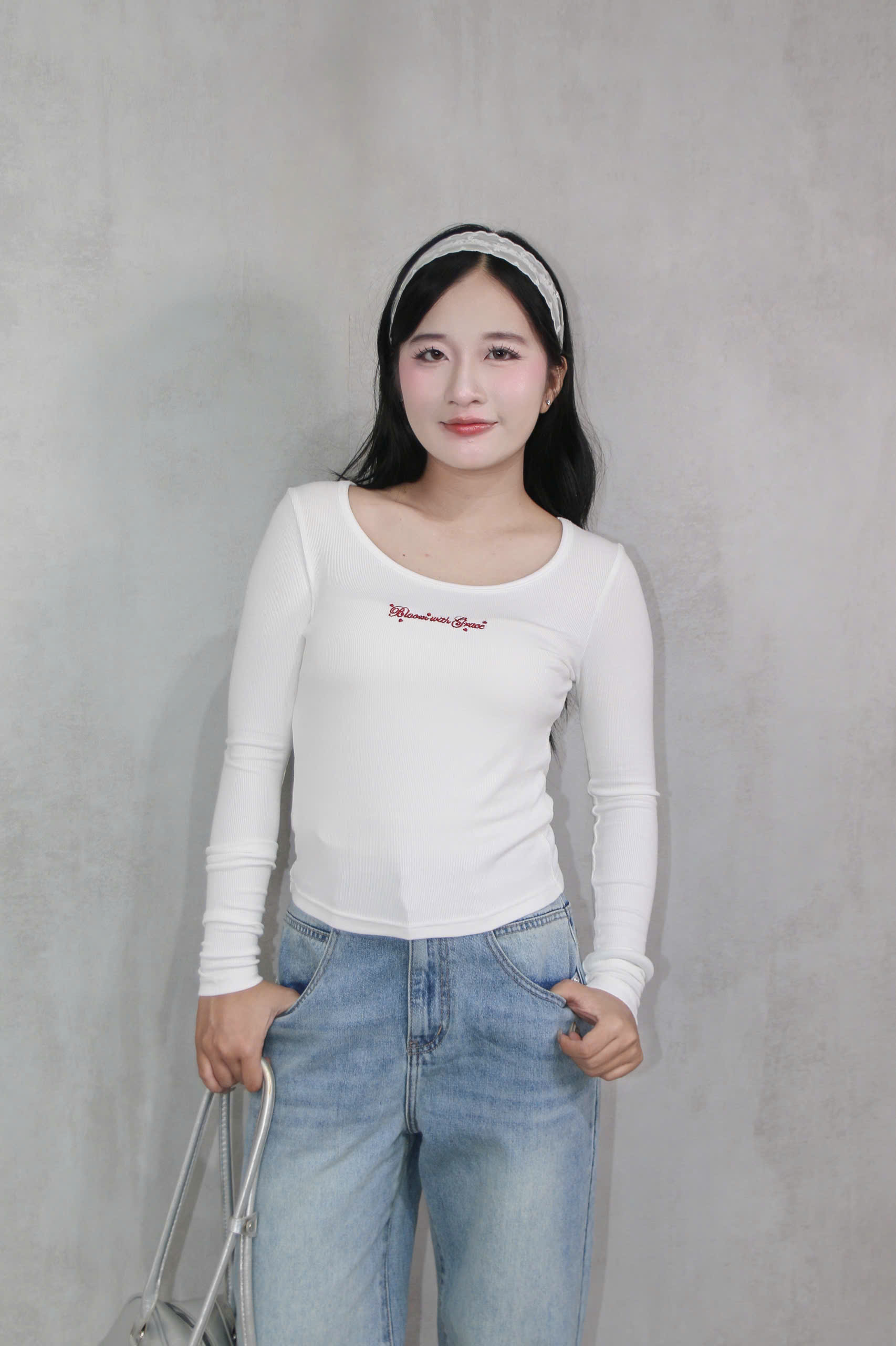 A29447 - A thun gân TD lai bầu thêu Bloom