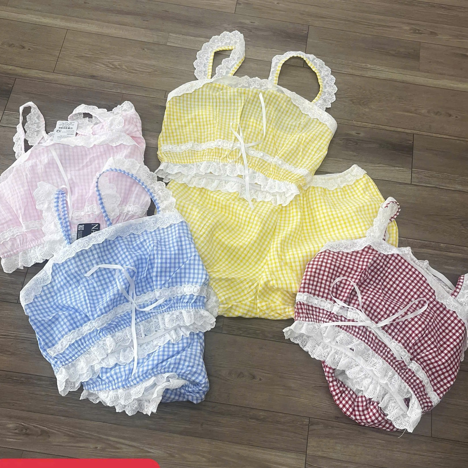 SE2136- SE áo 2 dây phối ren kèm short ngắn