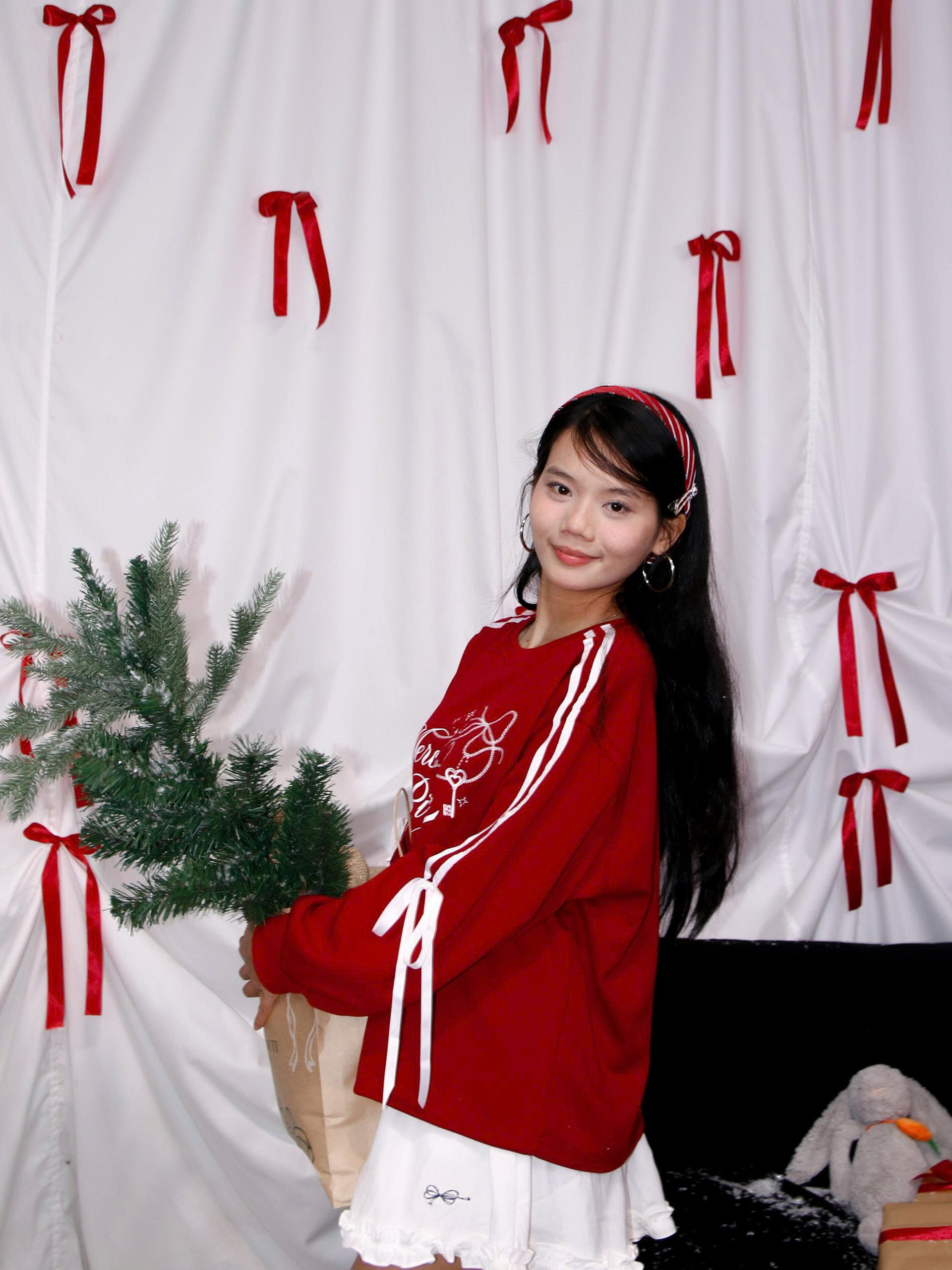 A29169 - A sweater phối ruy băng in thêu Merci Ribbon
