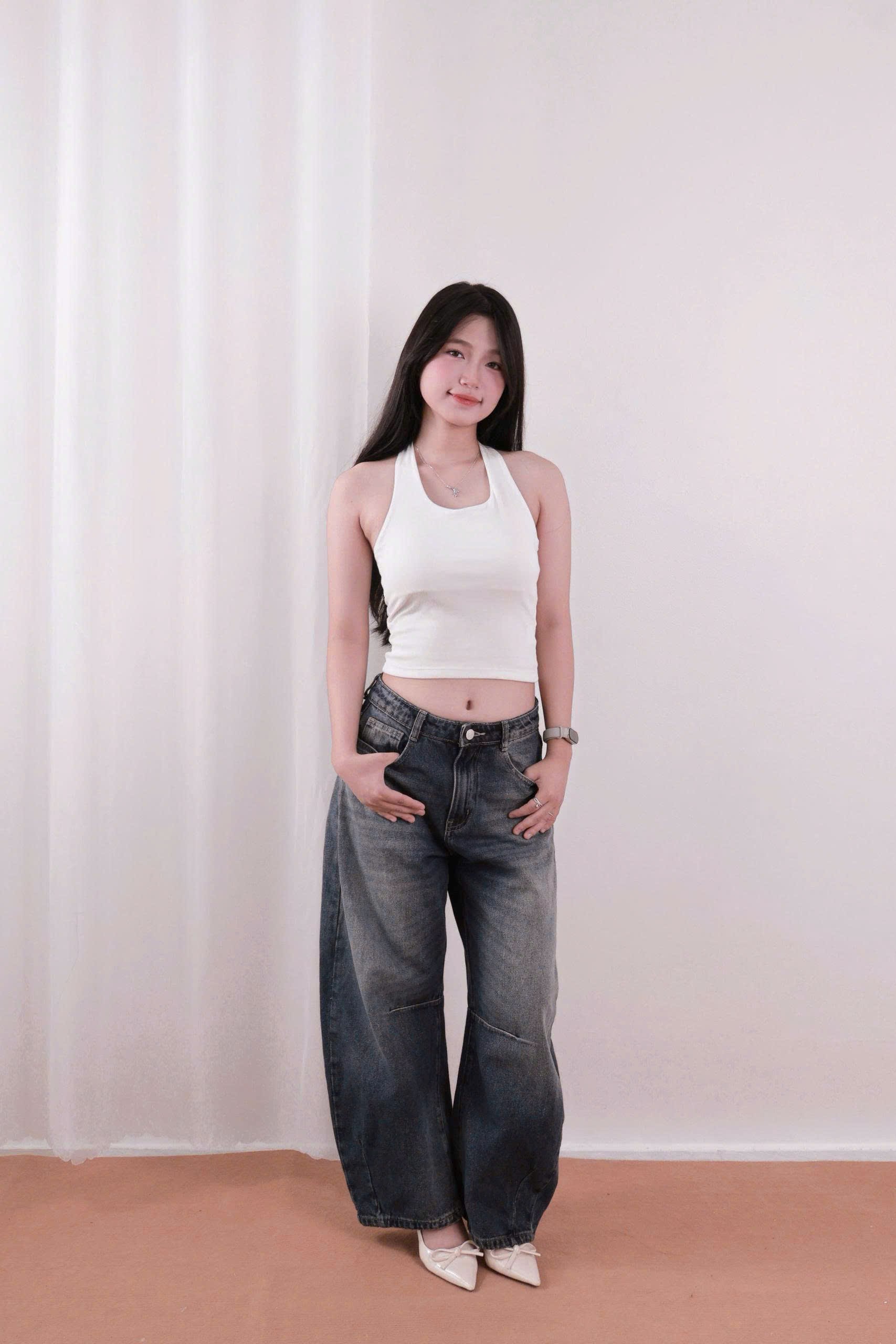 Q9857 - Quần Jean nữ ống cong basic