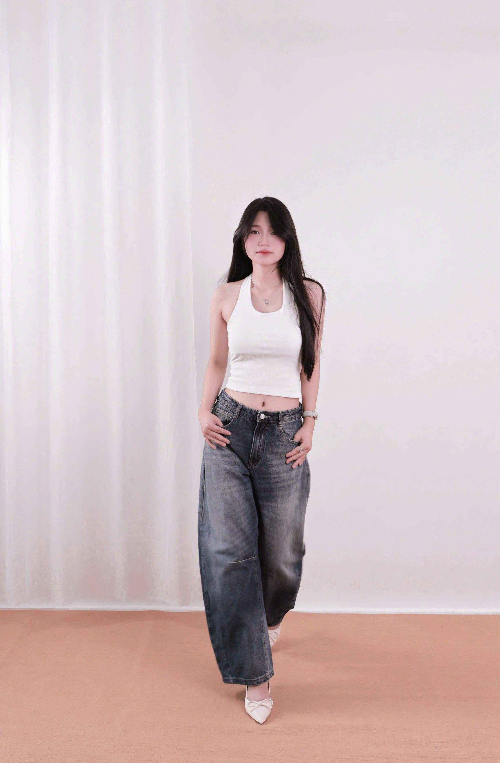 Q9857 - Quần Jean nữ ống cong basic