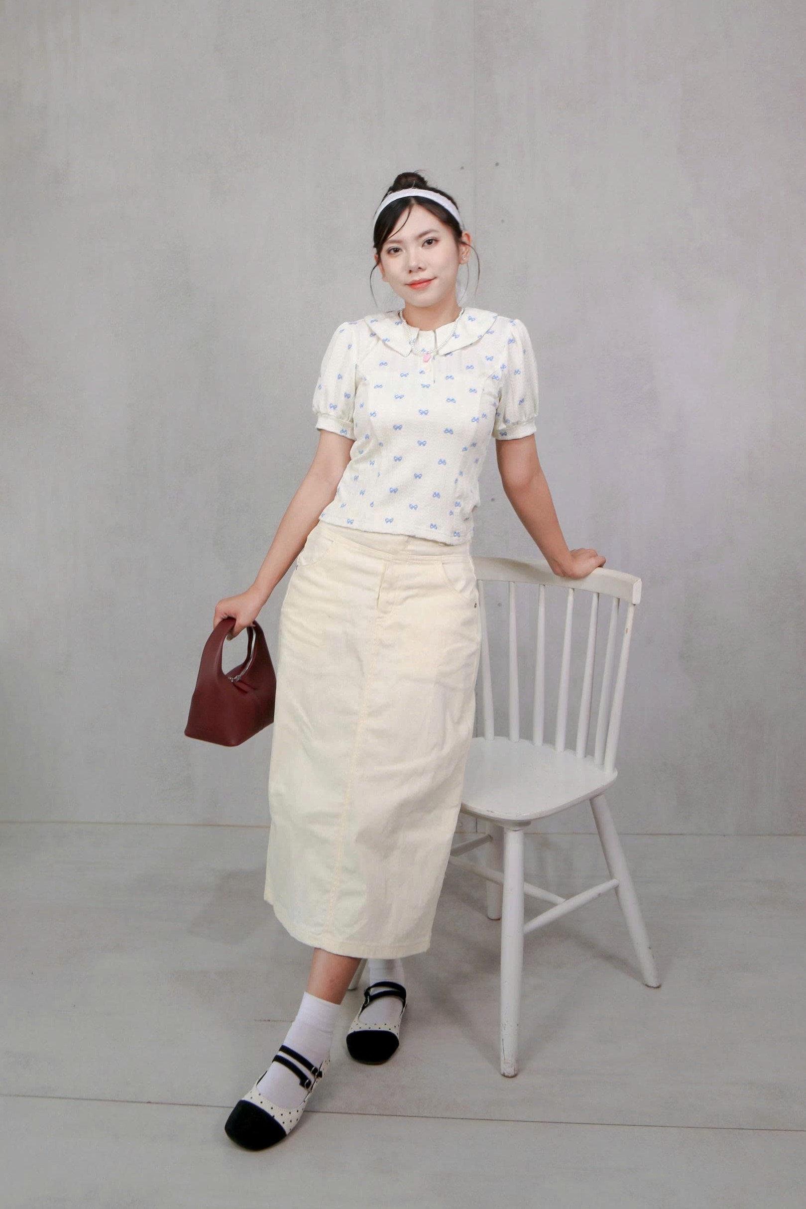 V4029 - 	V lưng thường xẻ sau