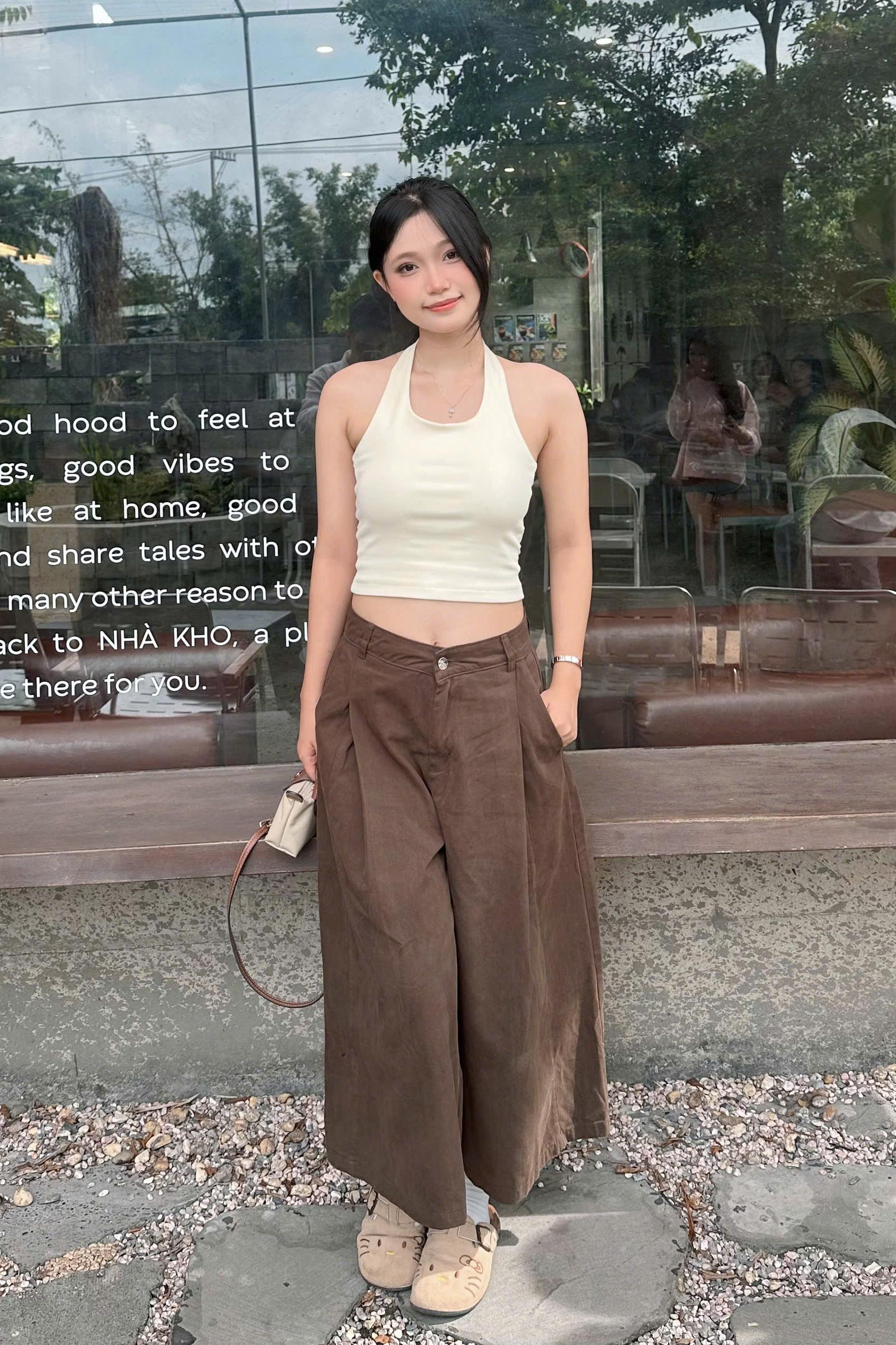 Q9906- 	Quần lửng ống rộng