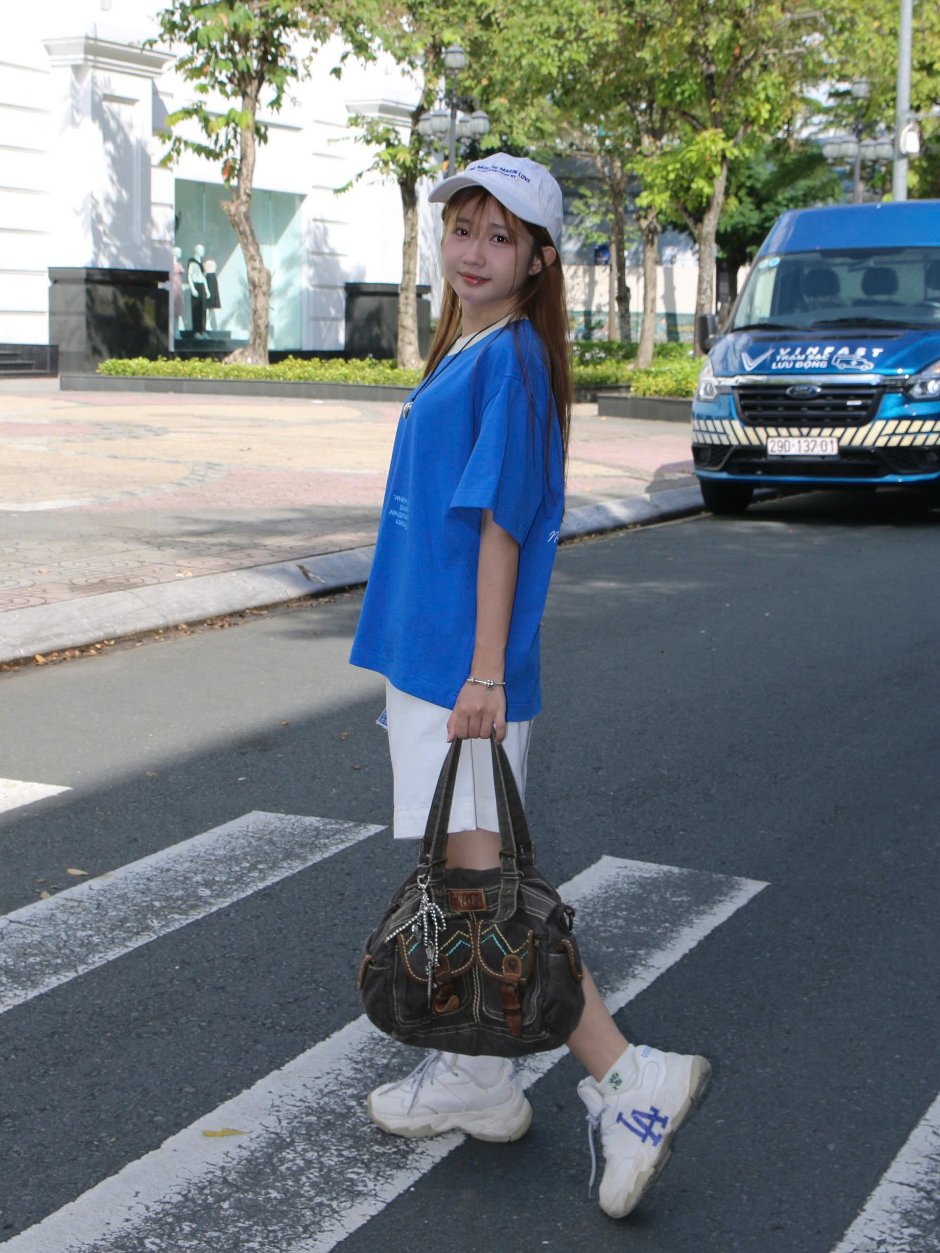 A28881-A thun boxy in Over