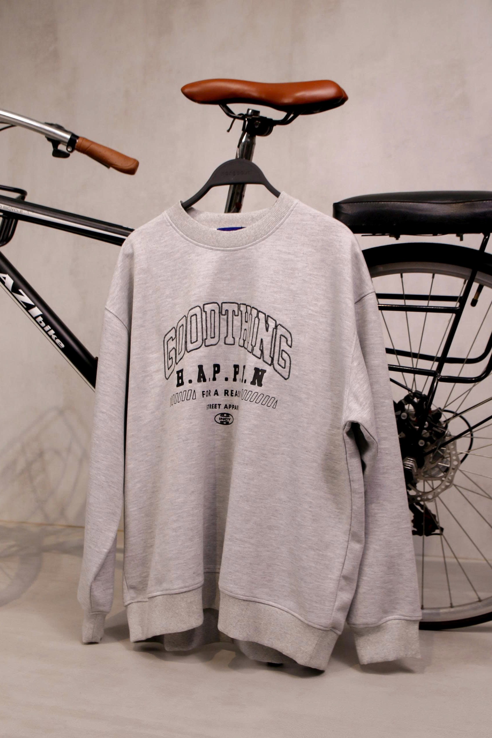 A29171 - A sweater nam in thêu Good Thing