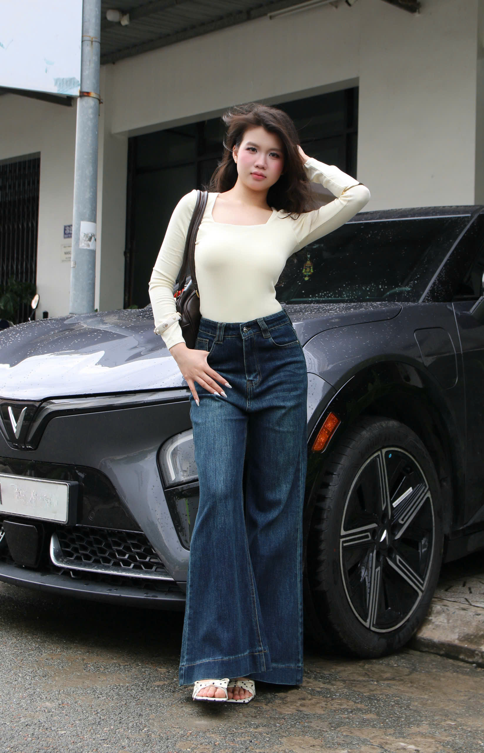 Q9903- 	Quần Jean ống loe cạp cao