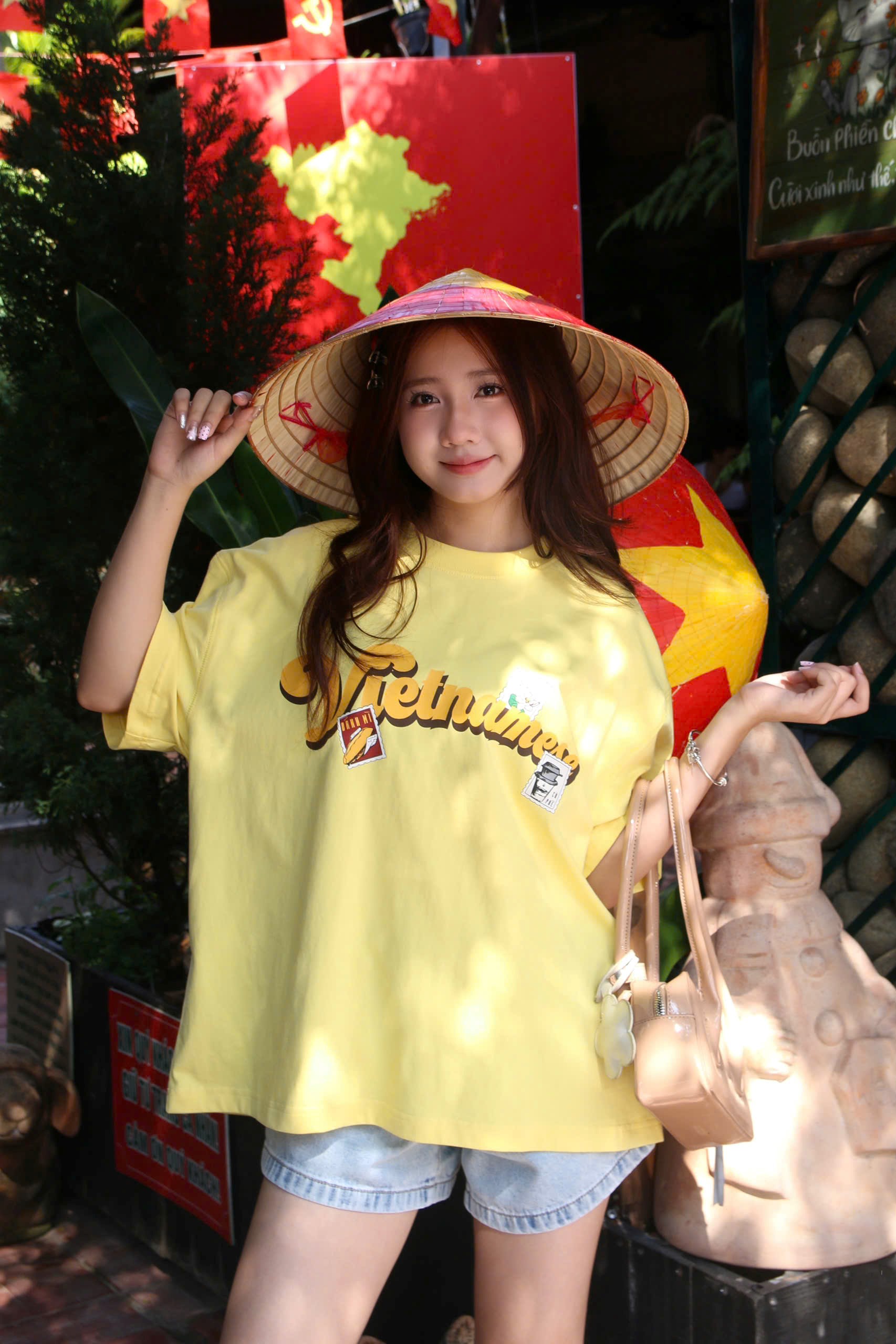 A29686 - A thun boxy in thêu Vietnamese tem