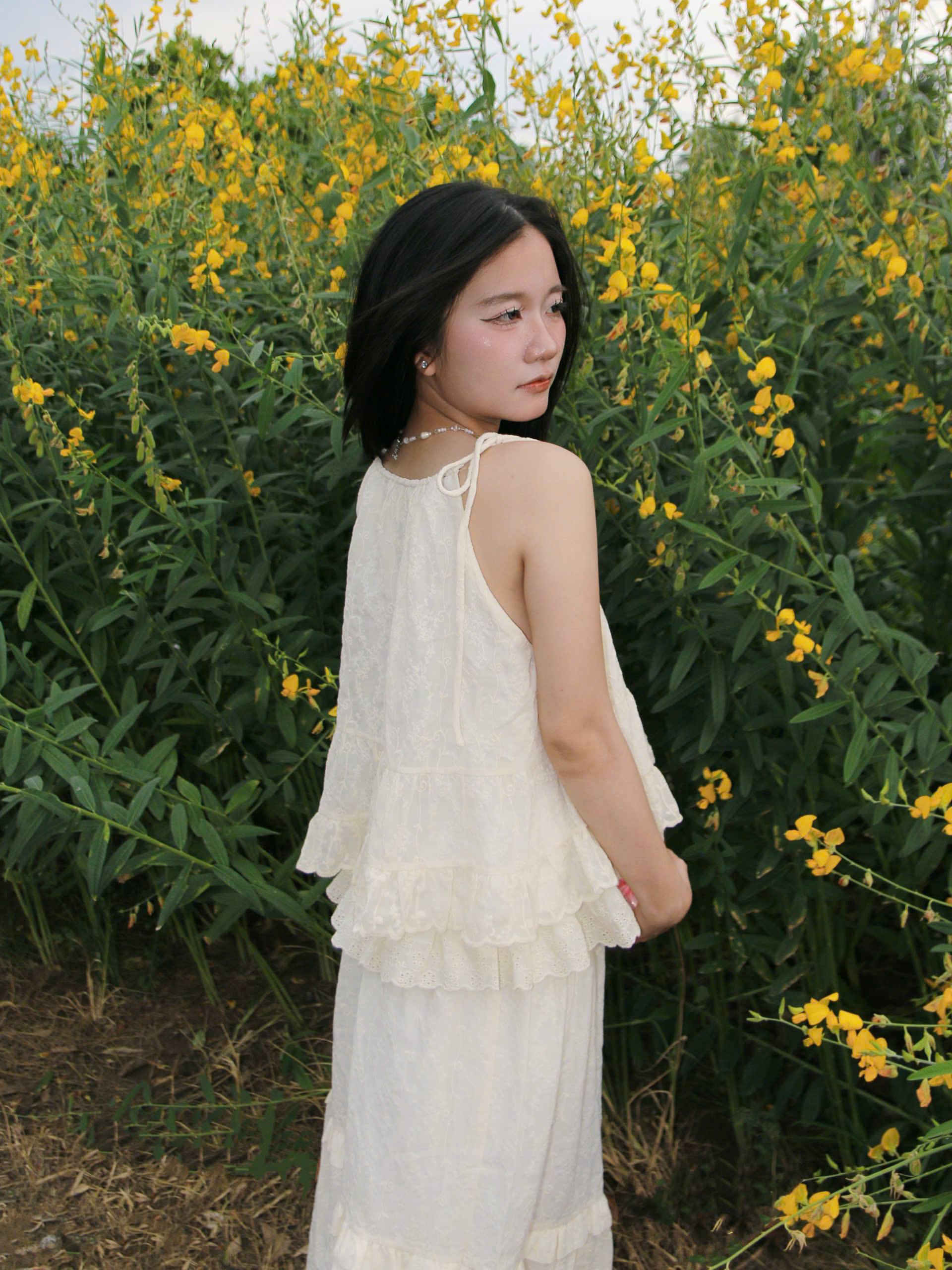 A28244 - A yếm xô thêu buộc nơ