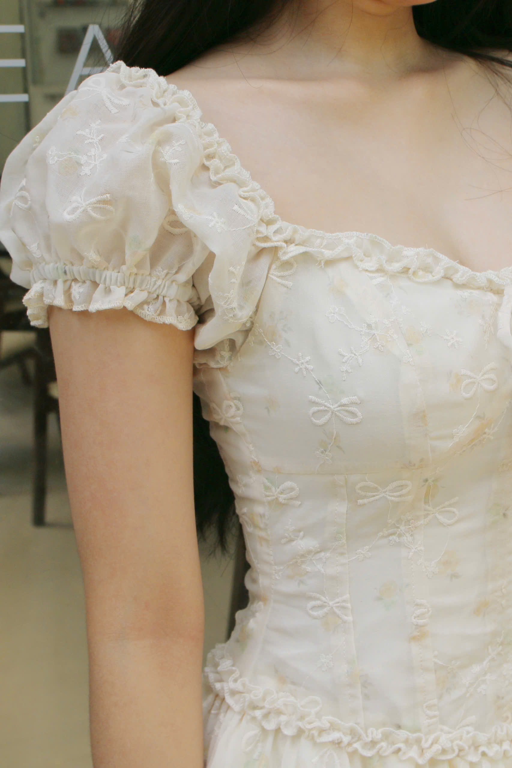 D6266- 	Đầm midi nhún bèo trước smocking thân sau