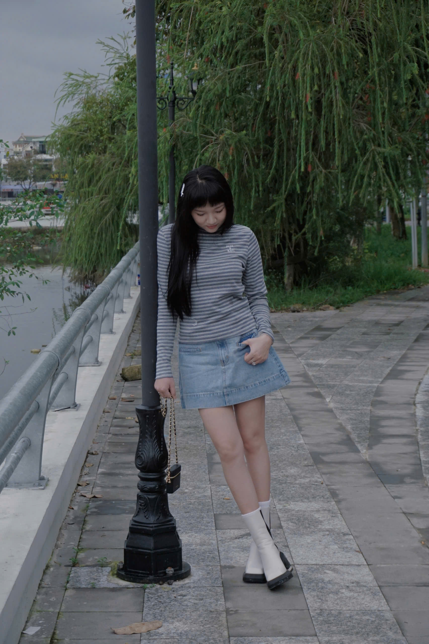 A29200 - A thun cổ lọ TD thêu peek