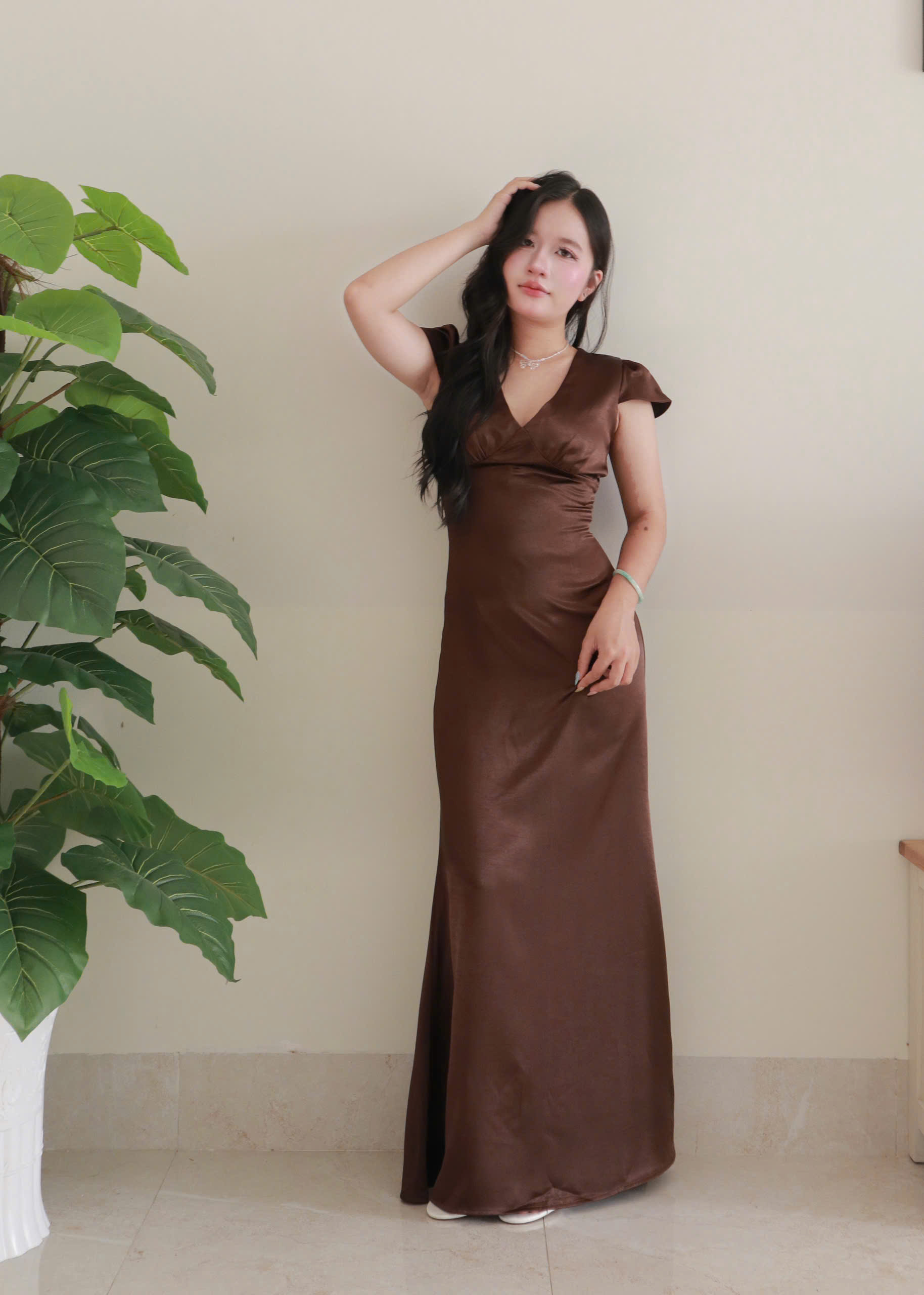 D6295- 	Đầm lụa cổ V dáng dài