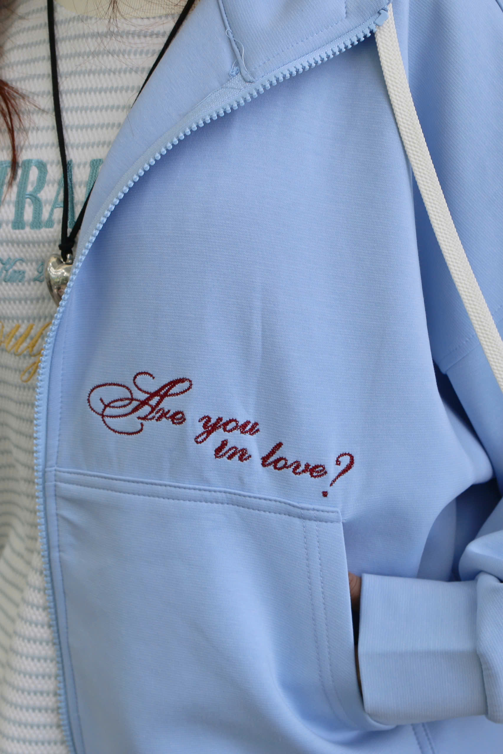 K3336- 	Áo khoác thun thêu LOVE