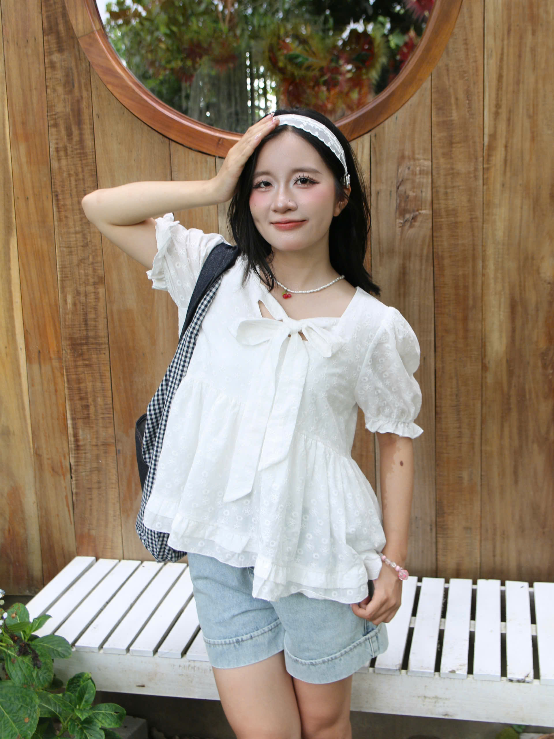A28958 - A kiểu lai bèo cột nơ