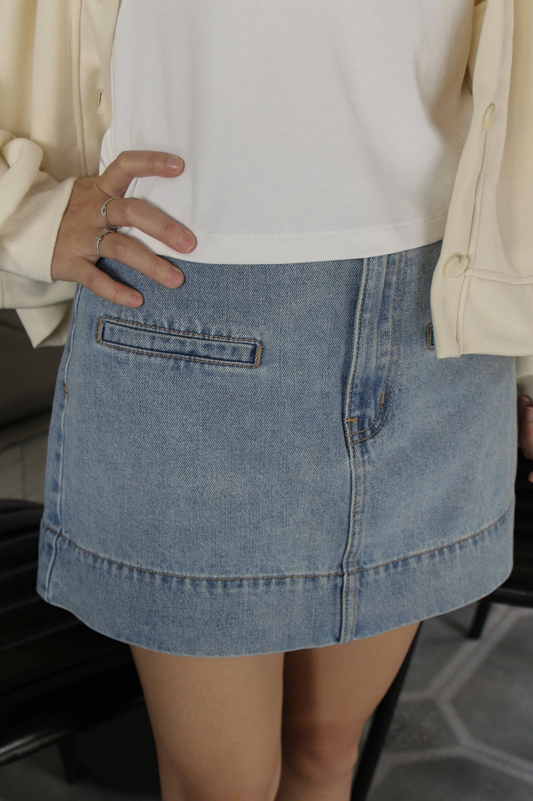 V4008 - V J ngắn lai to 2 túi mổ ngang