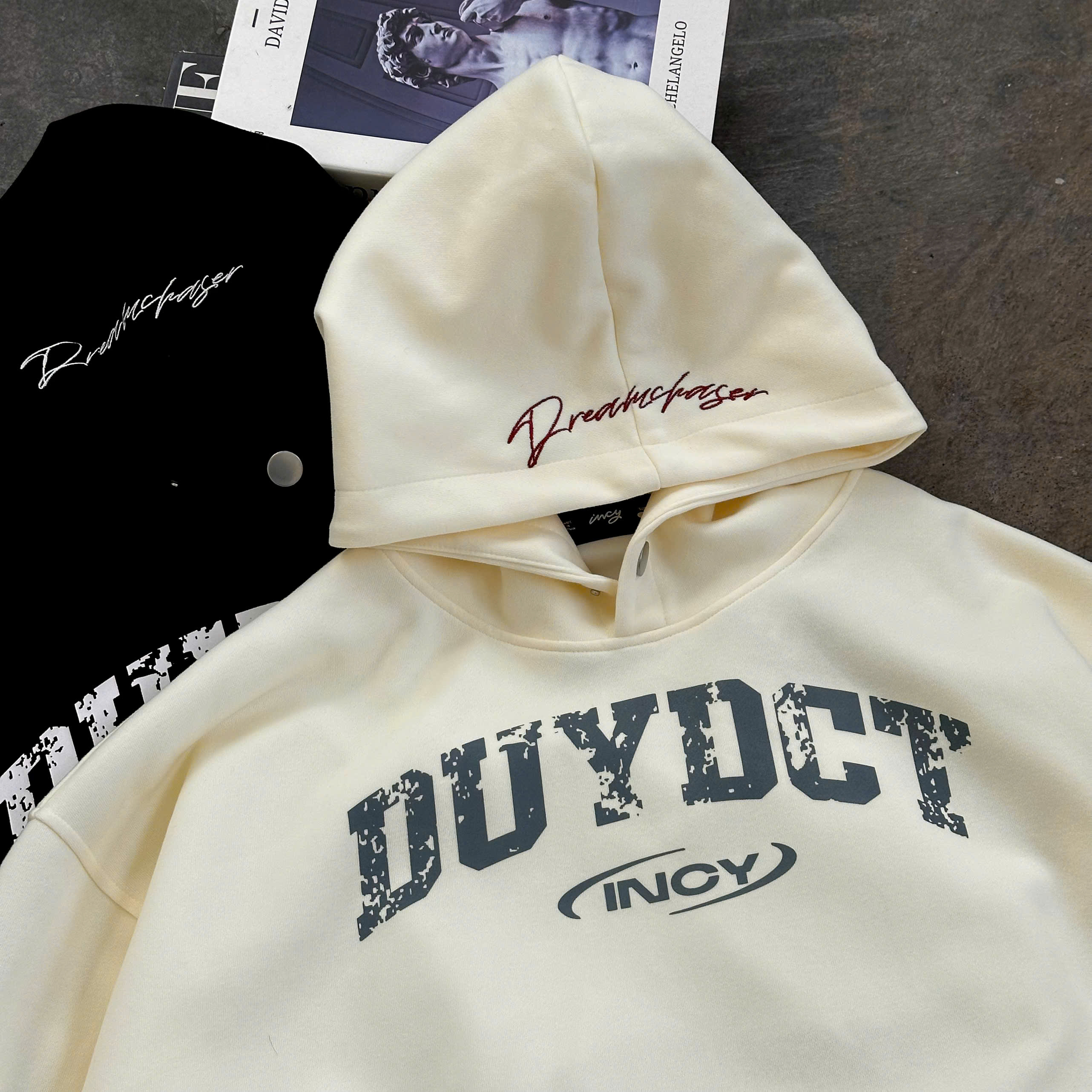 A29960- Áo hoodies nam in thêu Dreamchaser