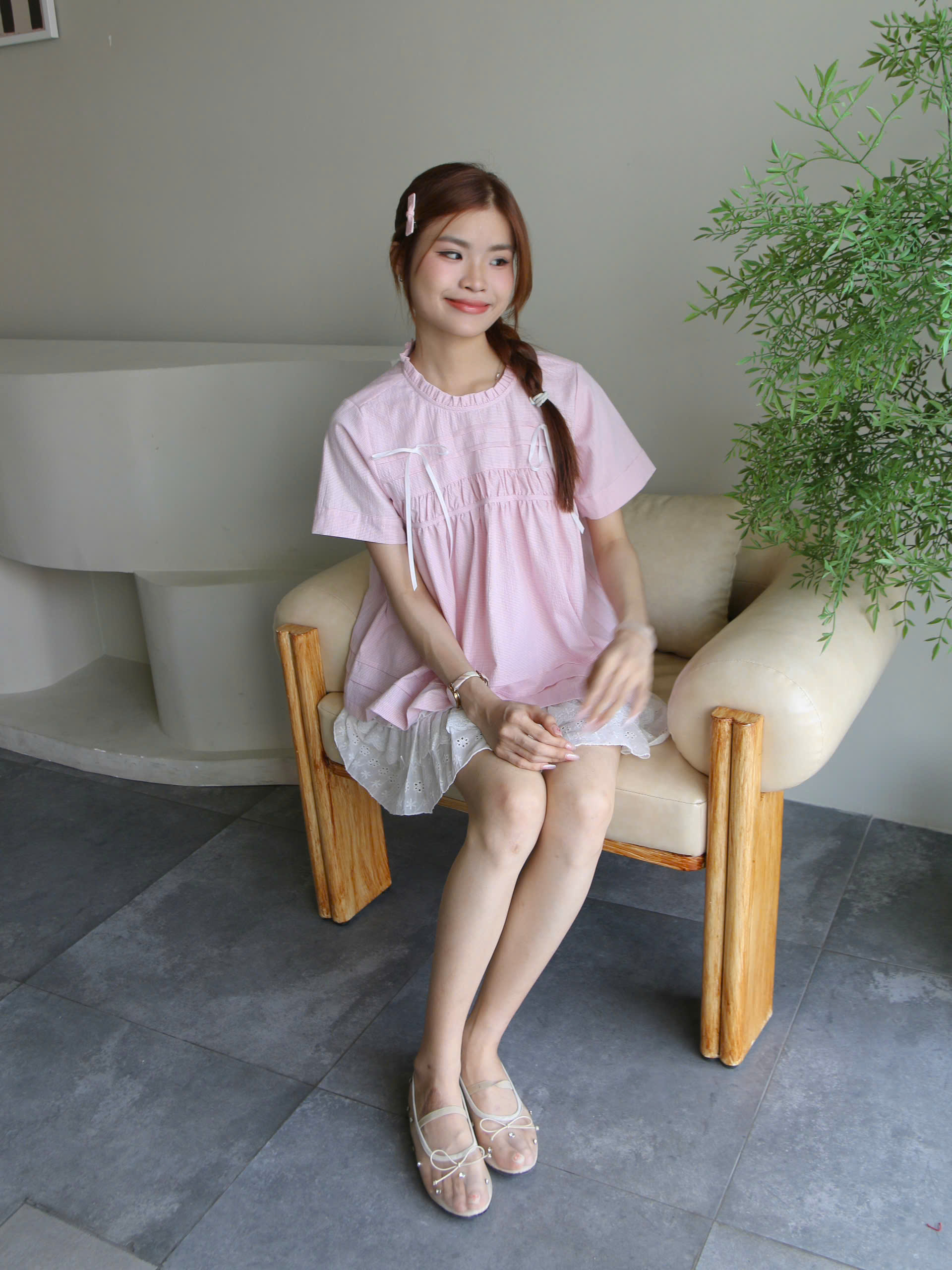 A28392 - A kiểu babydoll xếp li ruy băng