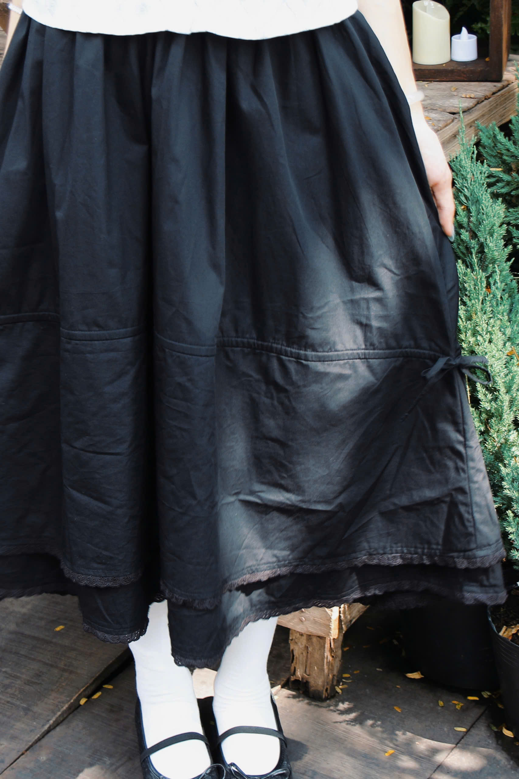 V4009 - V dài lưng thun bèo rút dây