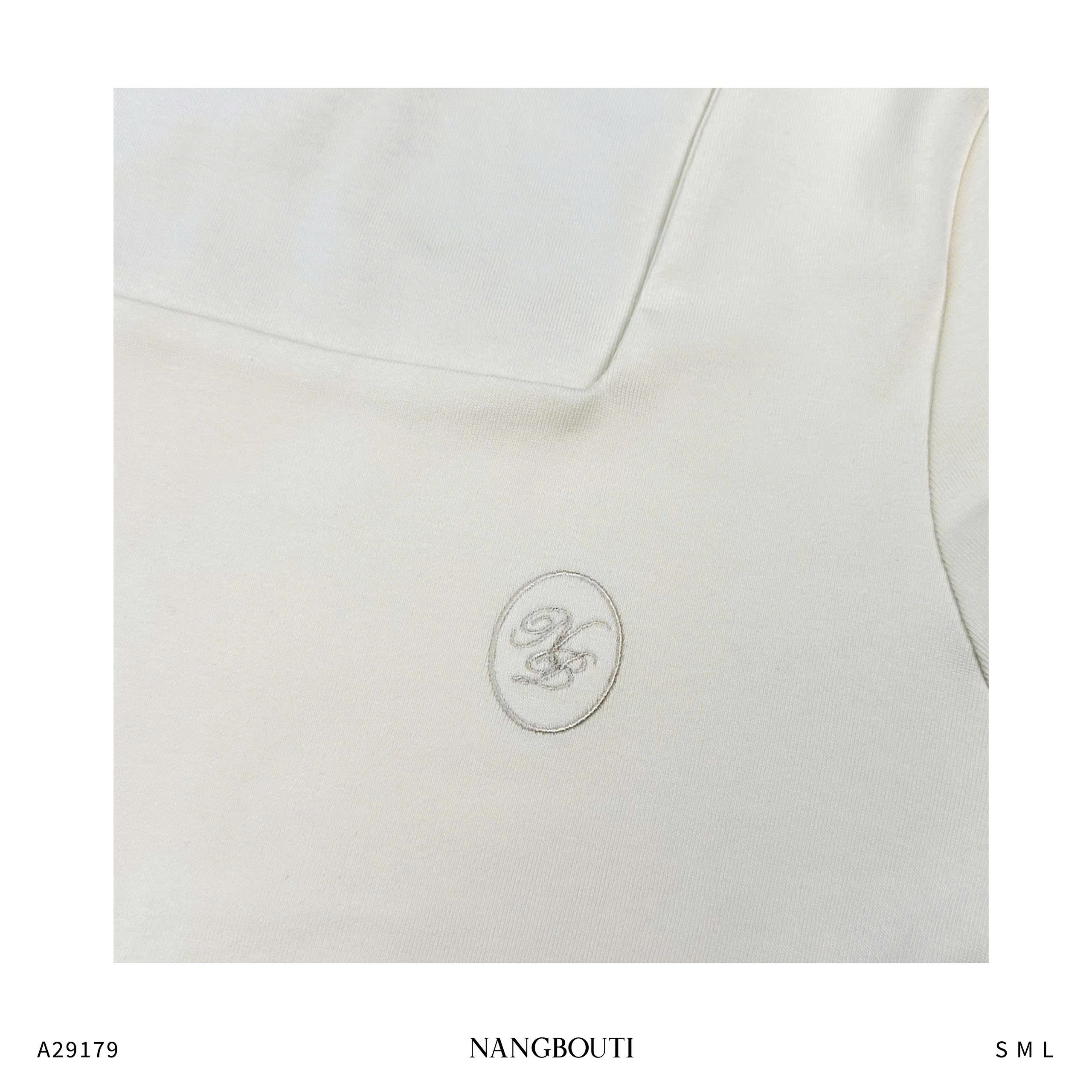 A29179 - A thun TD cổ vuông