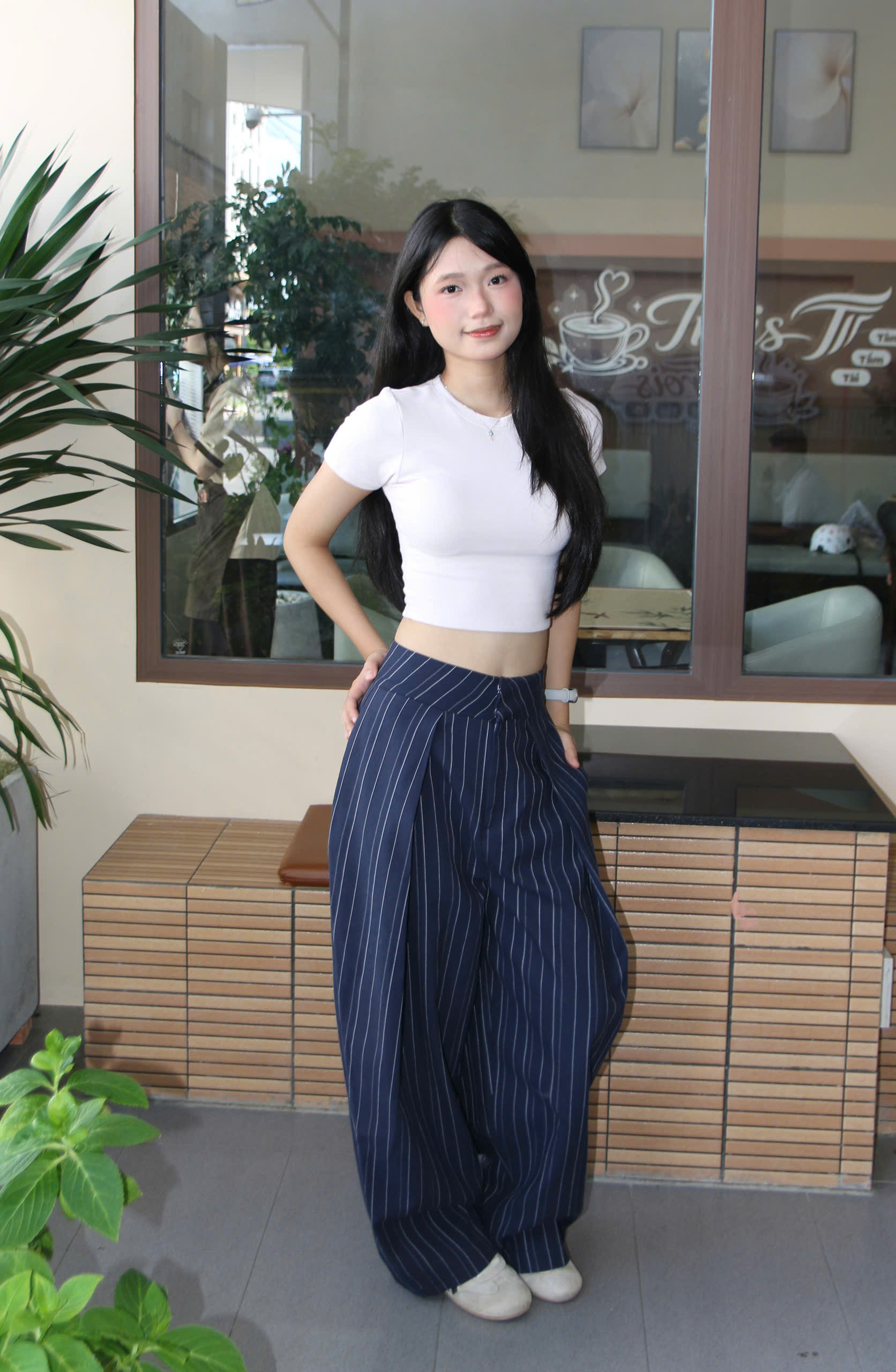 Q9885- 	Quần dài nhấn li trước