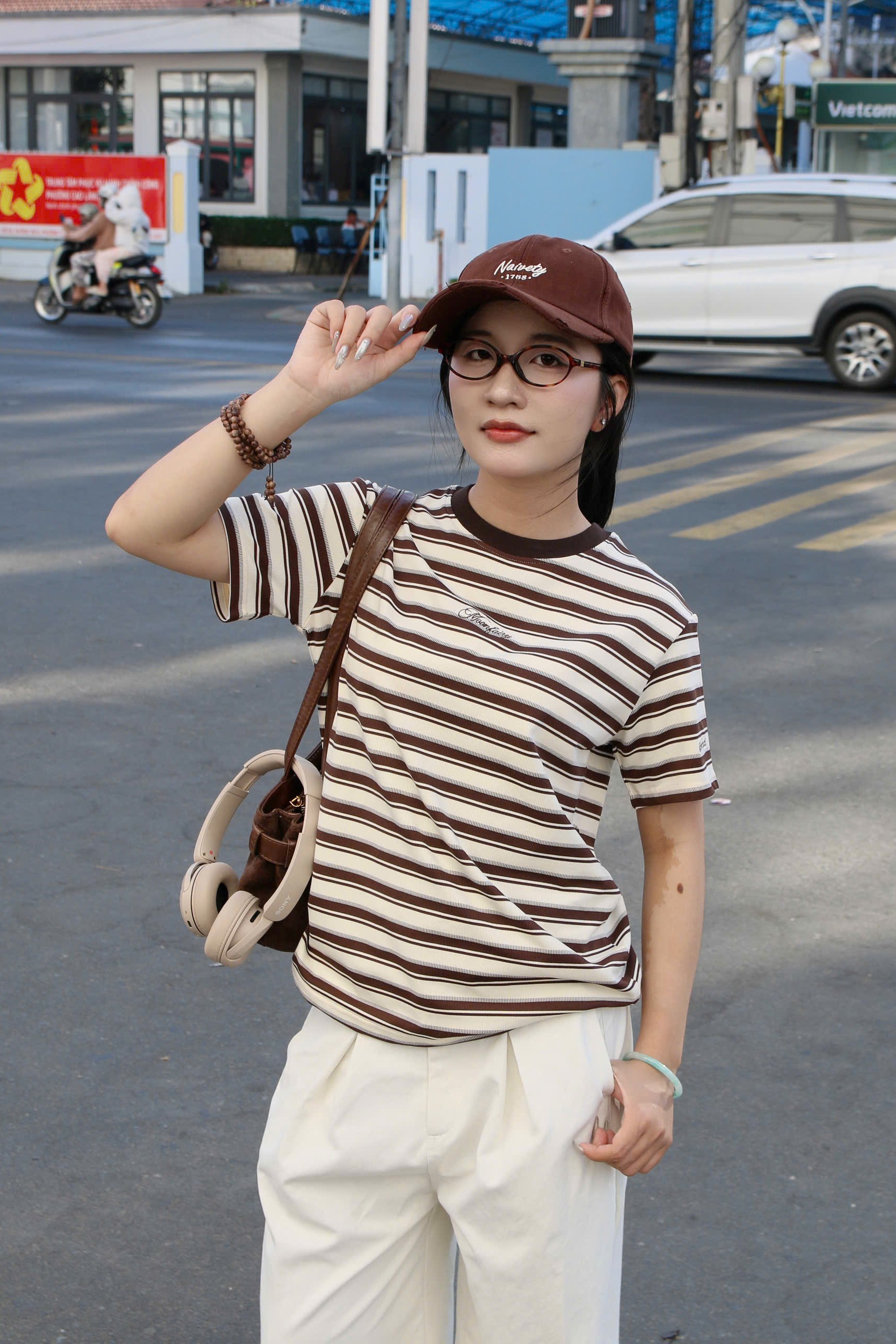 A29535 - A thun sọc form gọn thêu Moon Fairy