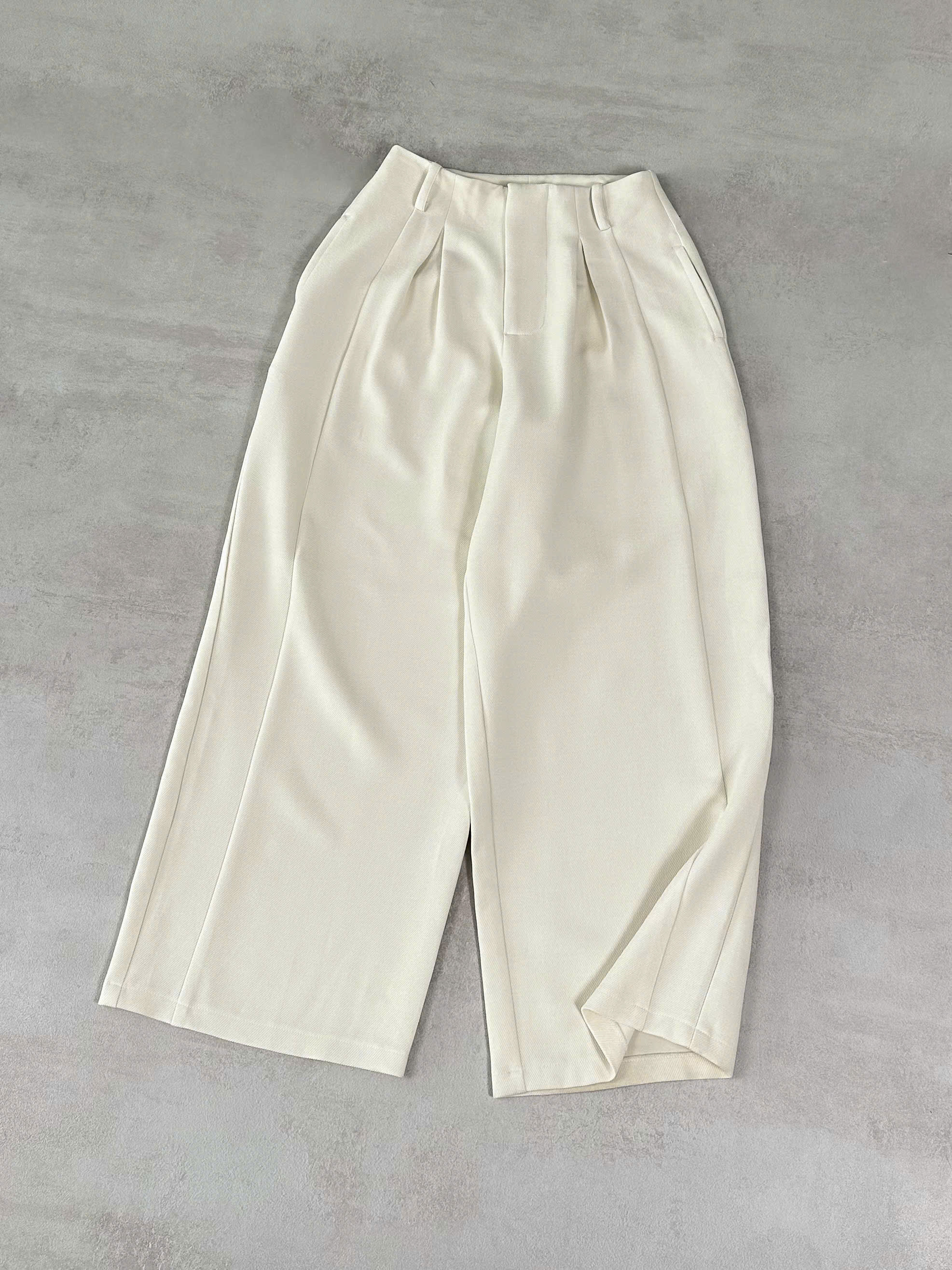 Q8792 - Q ống rộng xếp li