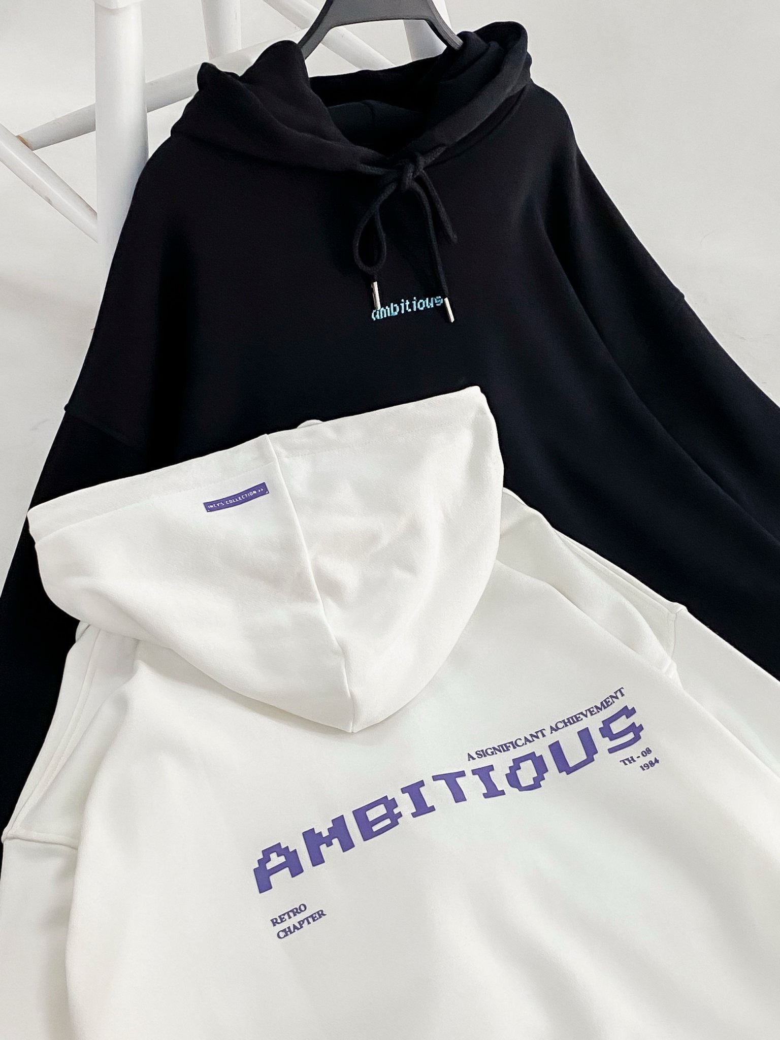 A24833 - A hoodie nam 1010 in & thêu Ambitious