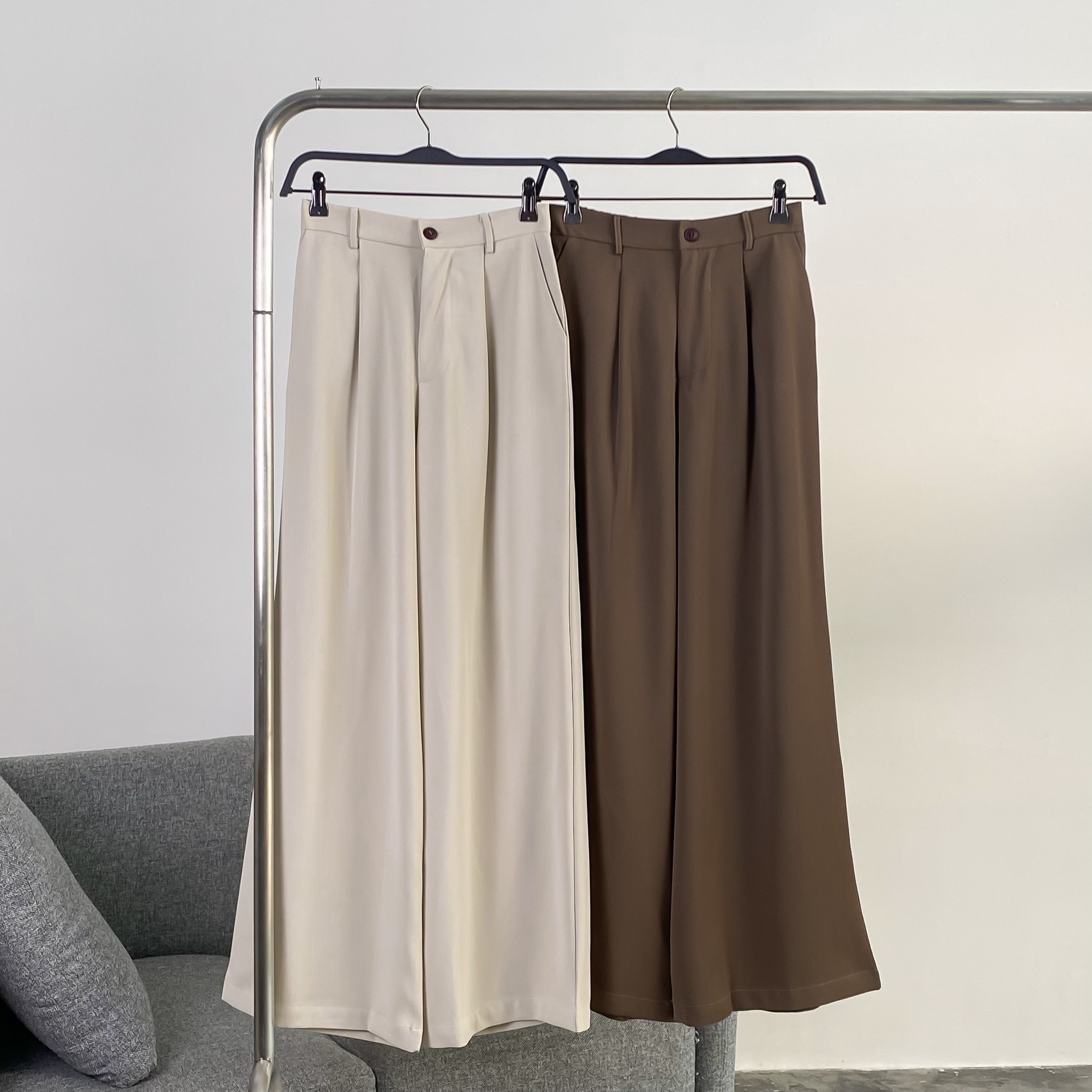 Q8005 - Q Culottes vải túi xéo nhấn 2 li lưng thun sau