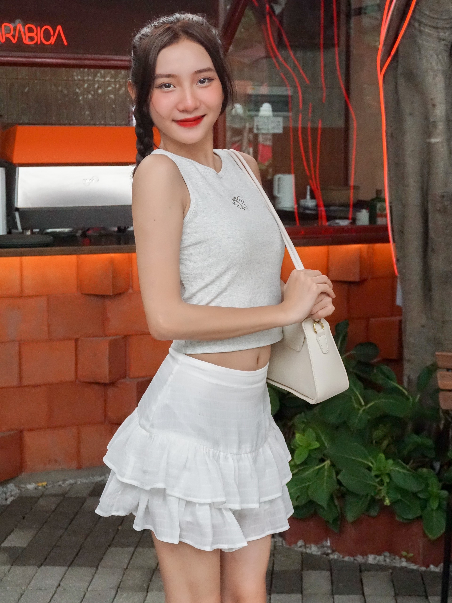 V3347 - 	V váy ngắn 2 tầng bèo