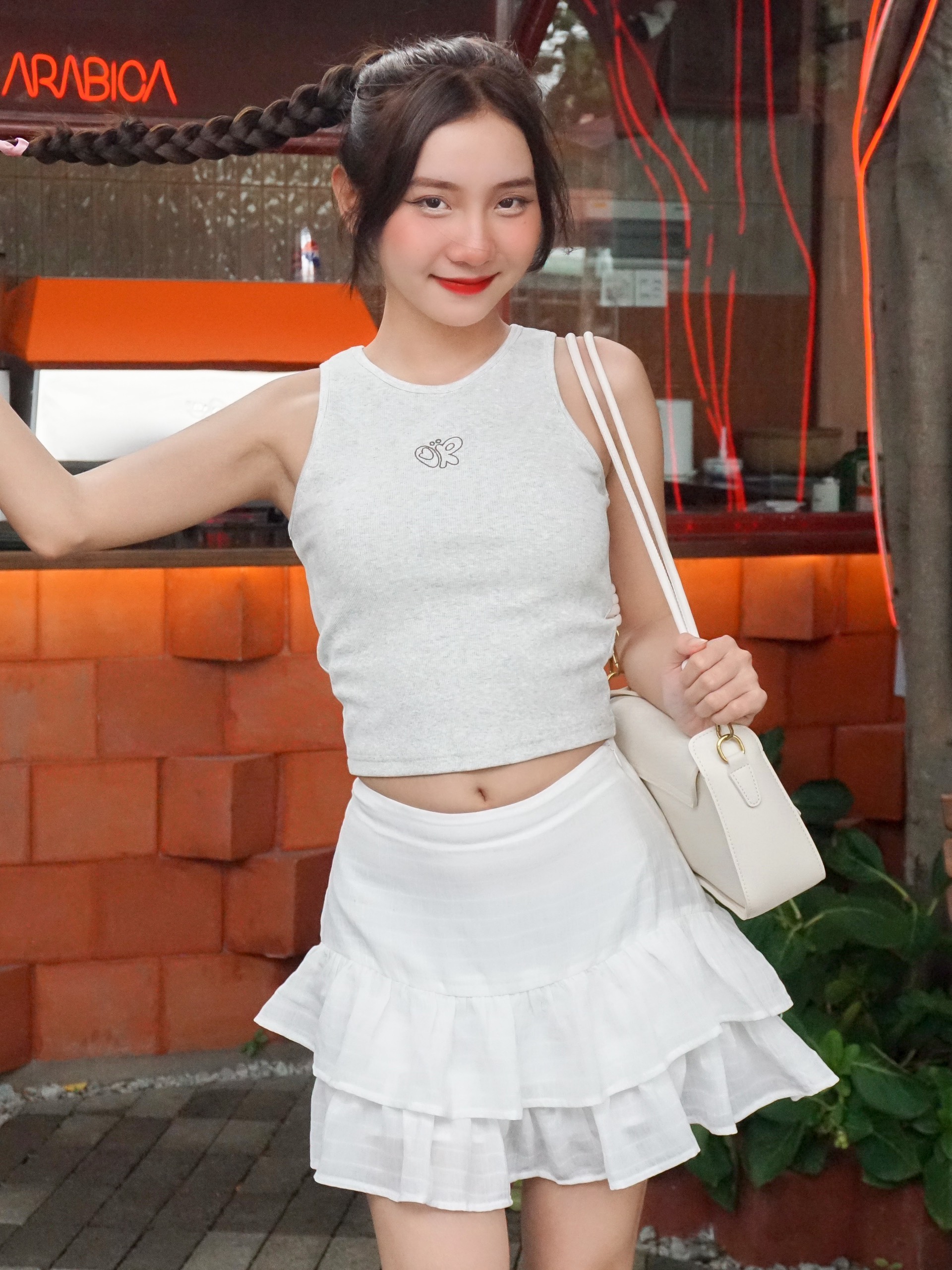 V3347 - 	V váy ngắn 2 tầng bèo