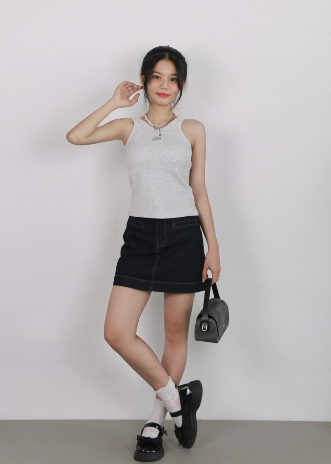 A27621 - A ba lỗ lưng thêu Las