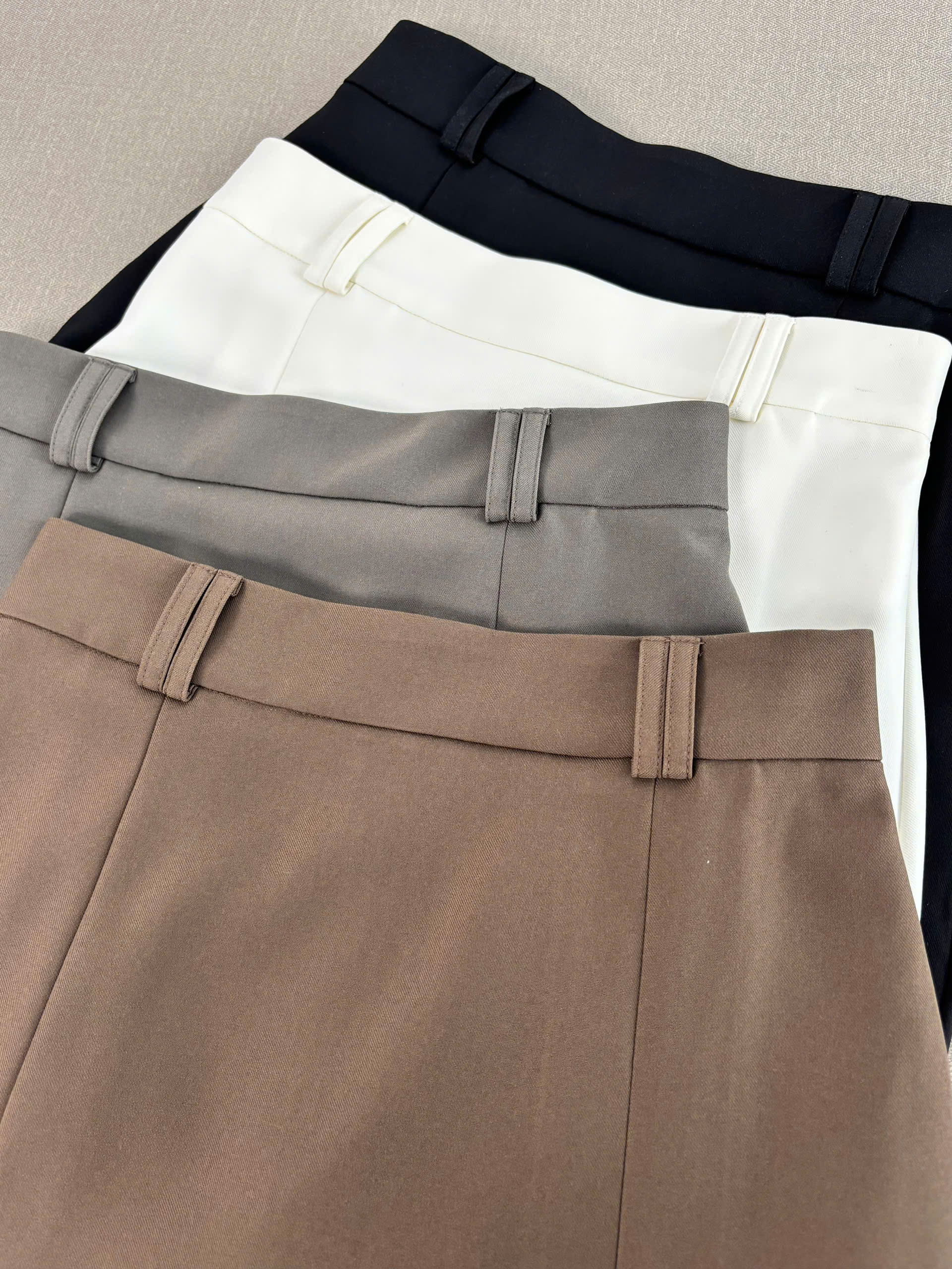 V3806 - V dài xếp li