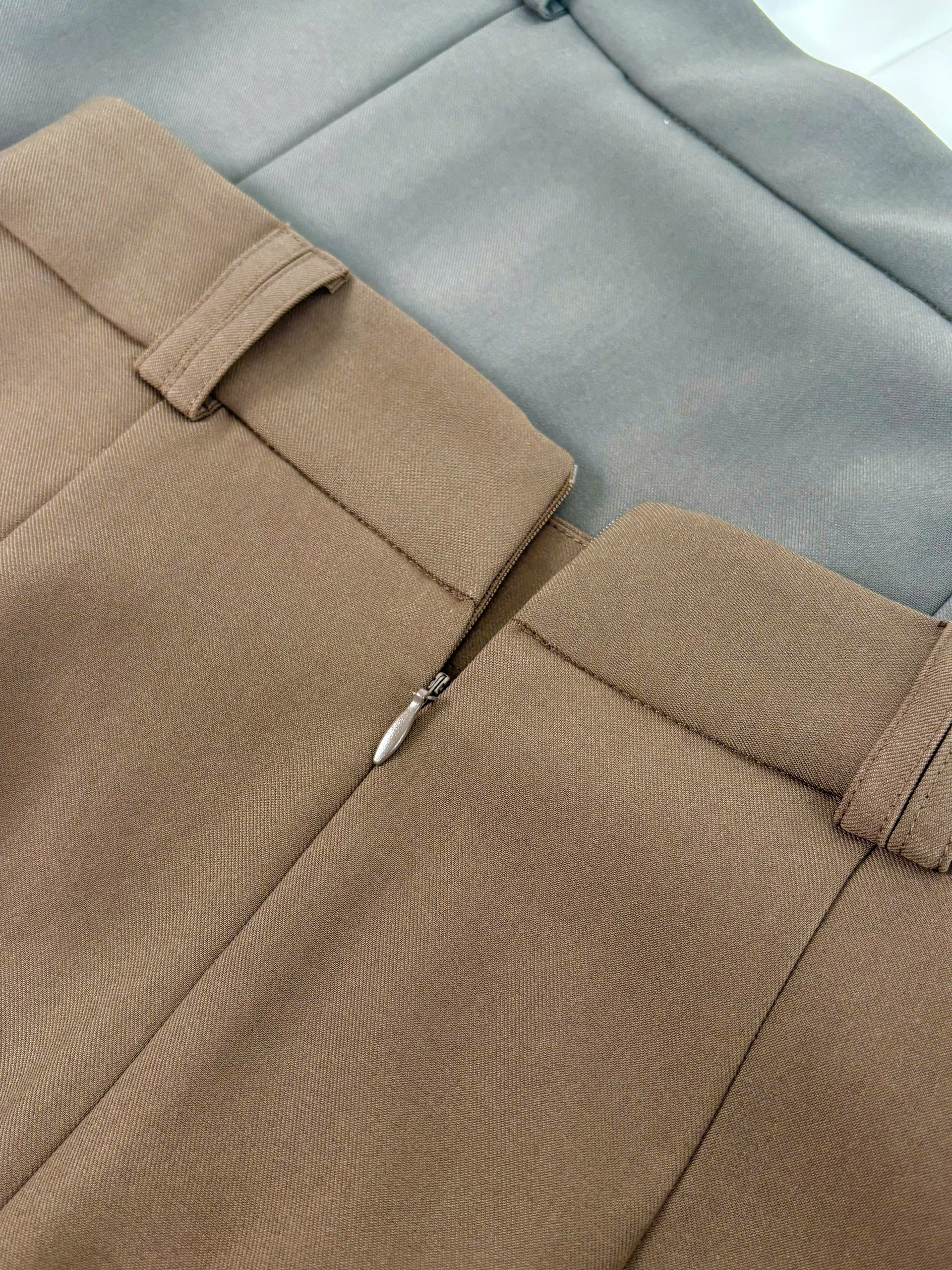 V3806 - V dài xếp li