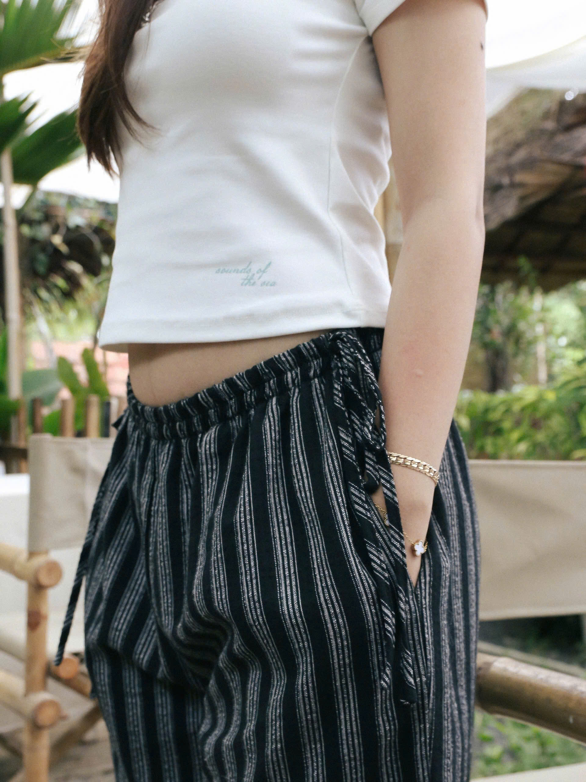 A27841 - A thun hở lưng in Sou