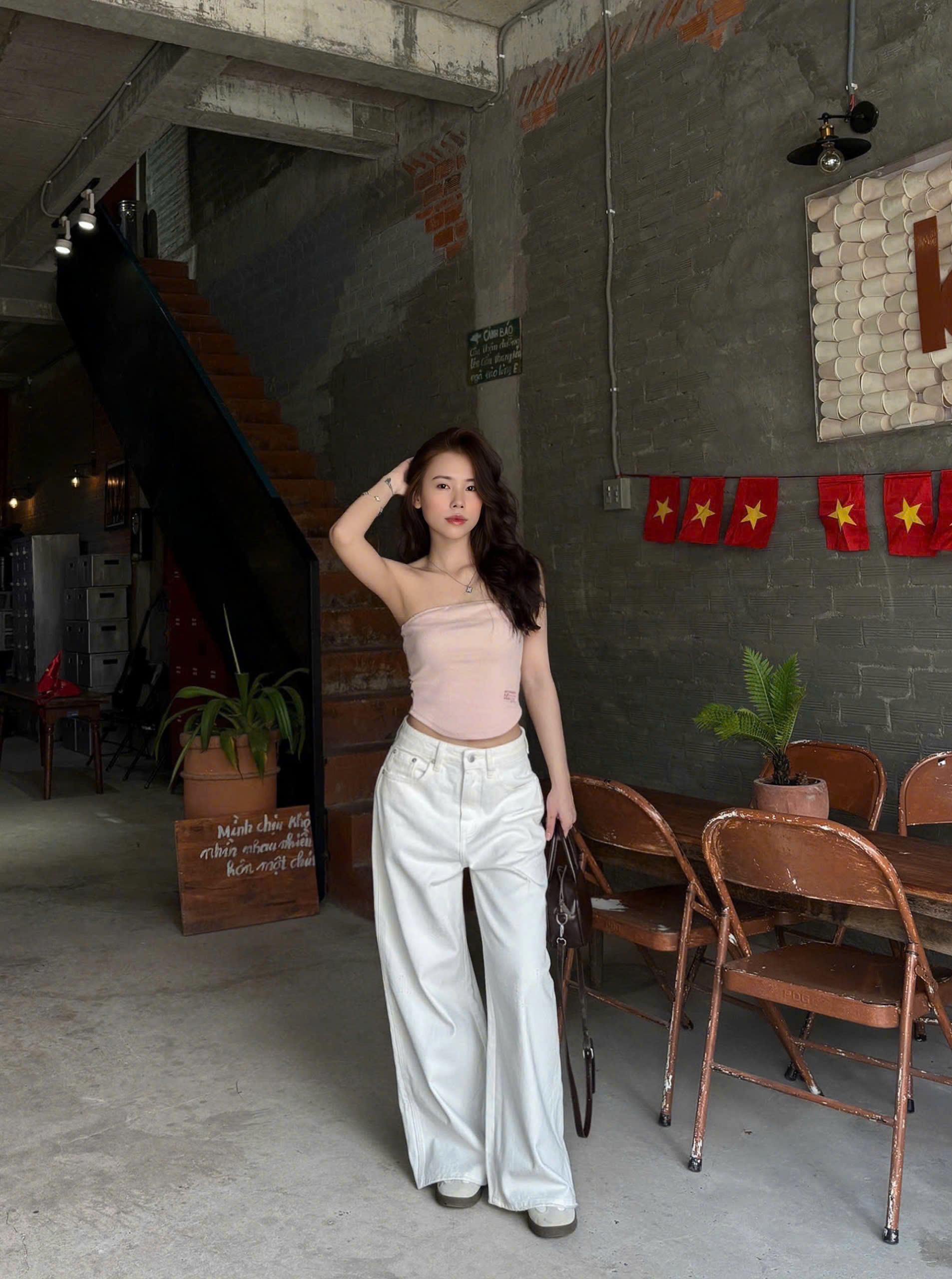 A27813 - A ống thêu chữ were meant…