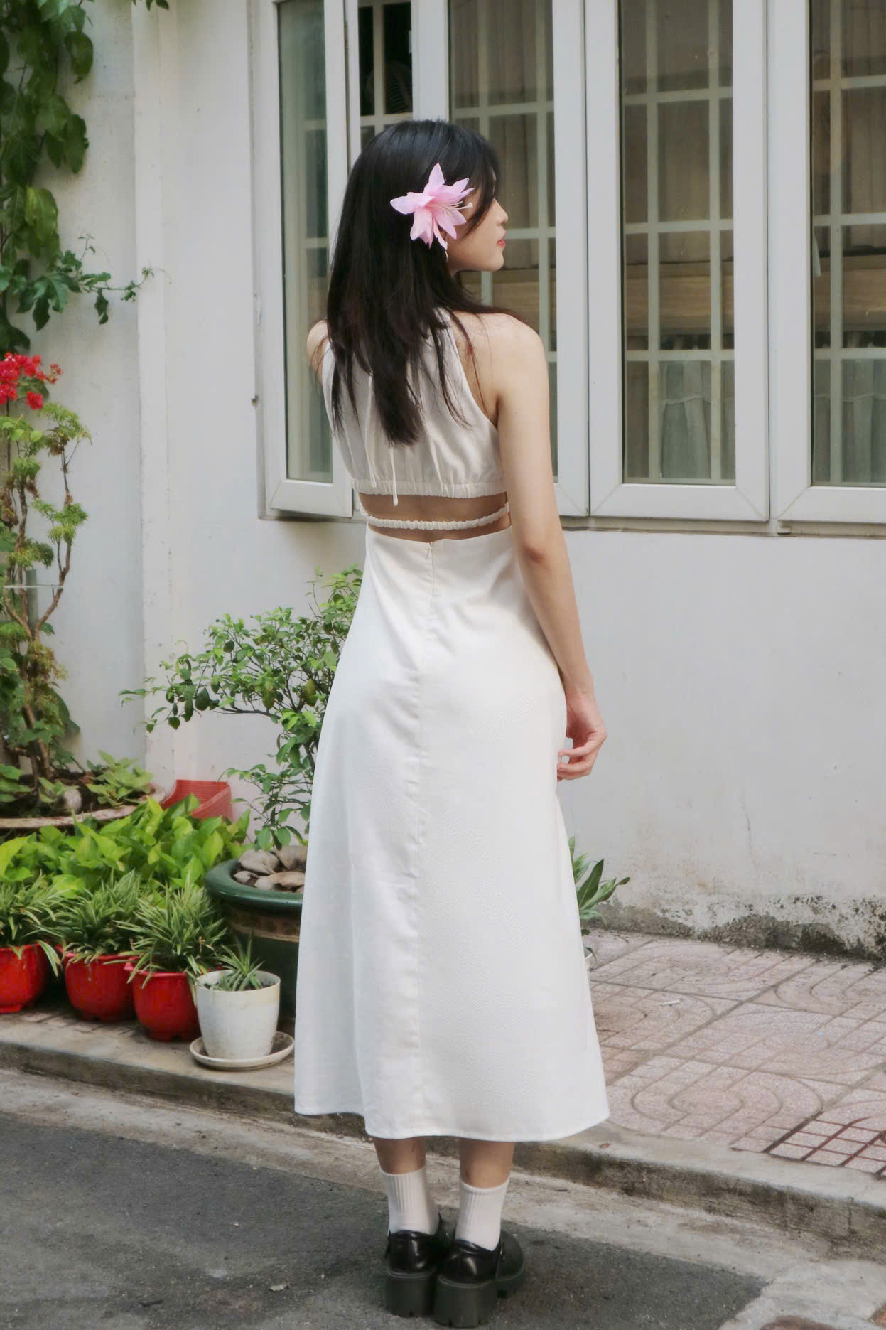 D6013 - D maxi linen hở lưng