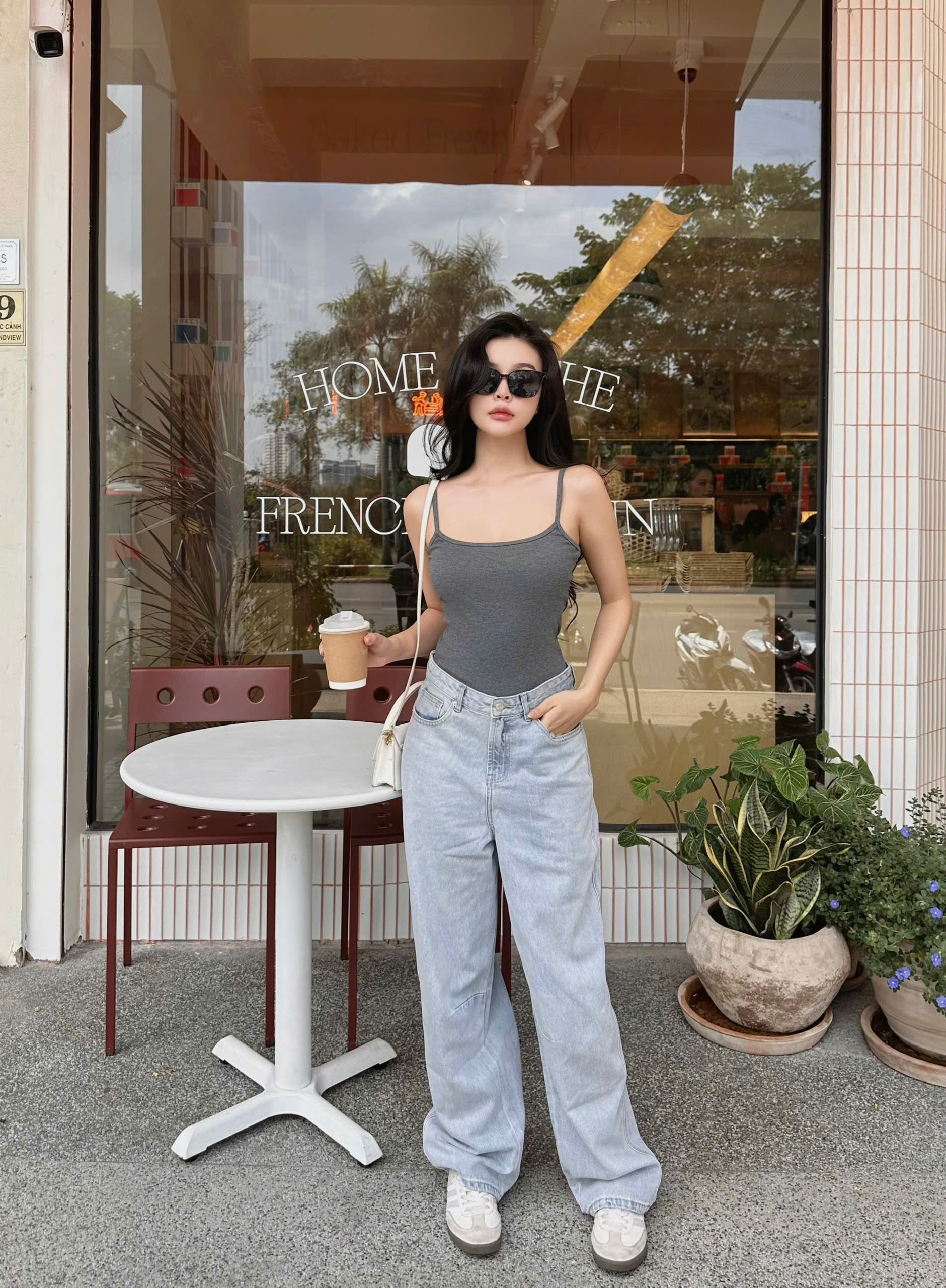 Q8392 - Q cullotes J rã giữa thân trước