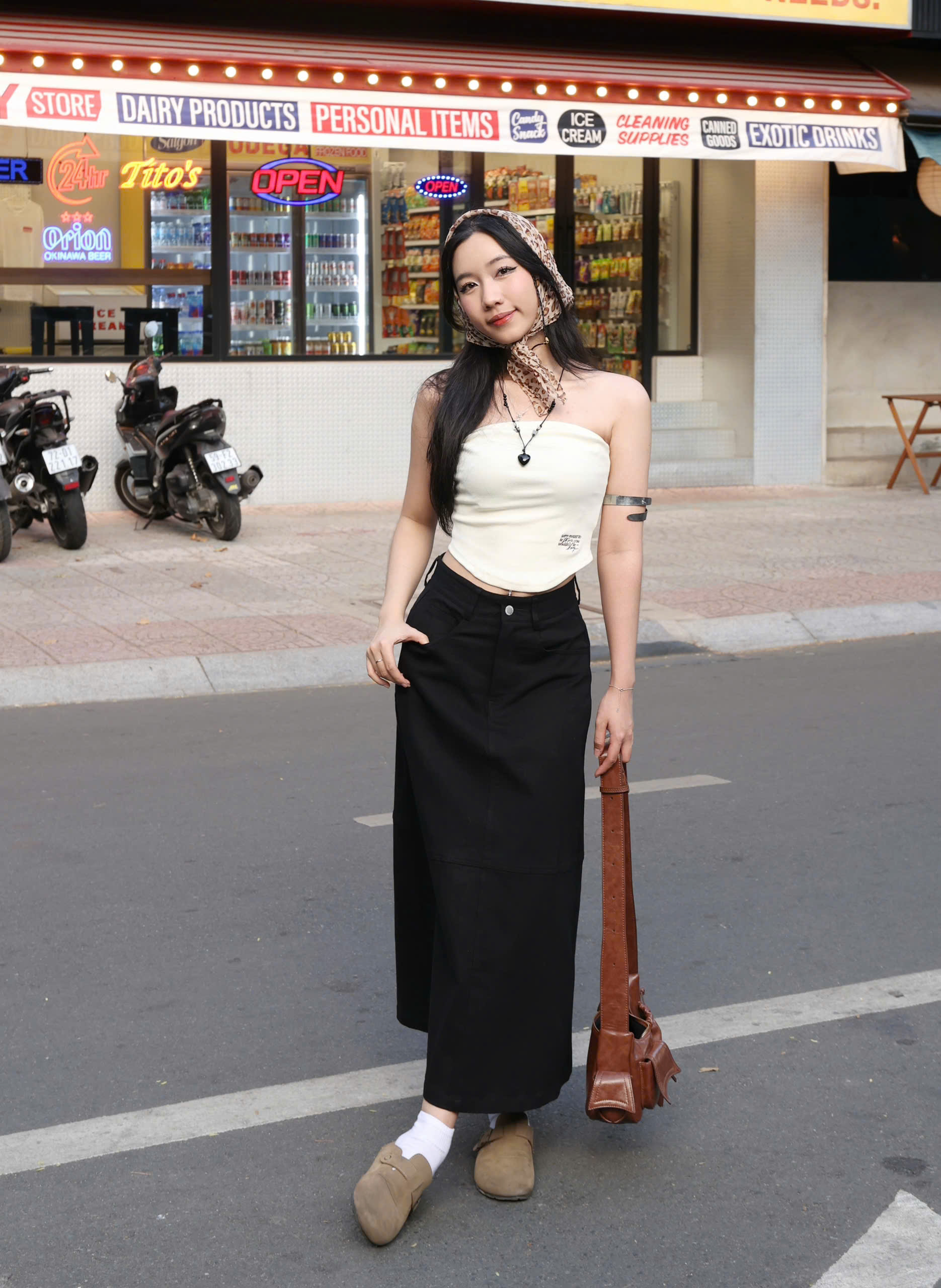 V3818 - V dài kaki rã thân trước