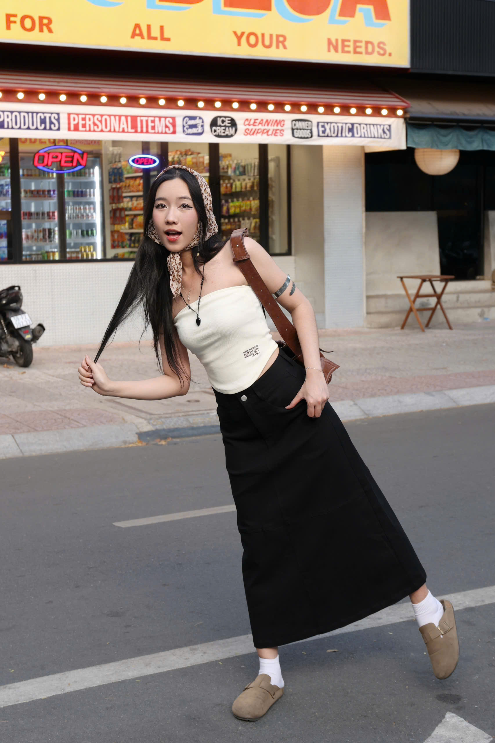 V3818 - V dài kaki rã thân trước