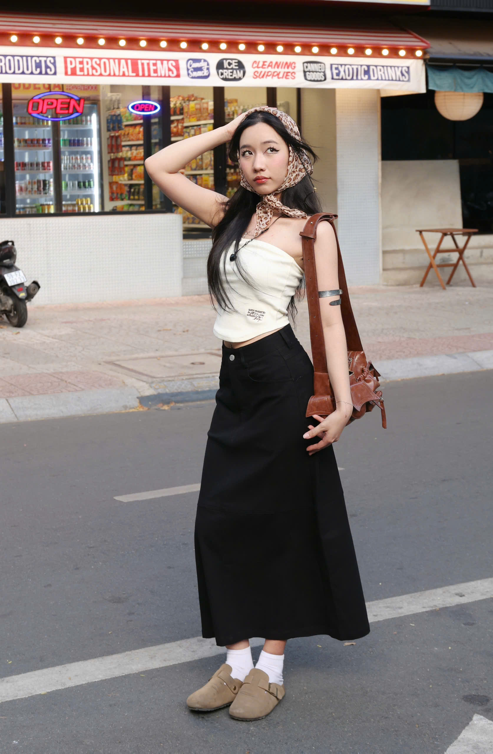 V3818 - V dài kaki rã thân trước