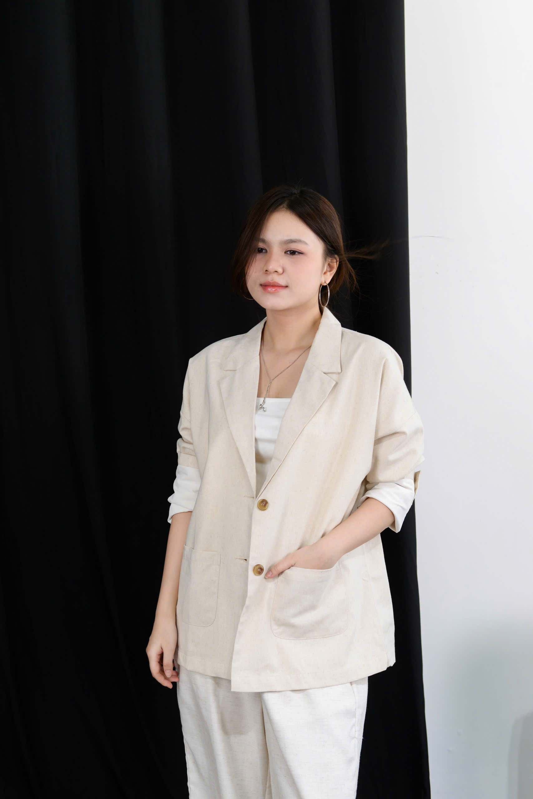K2698 - 	K vest 2 túi trước 2 lớp 3 nút tay