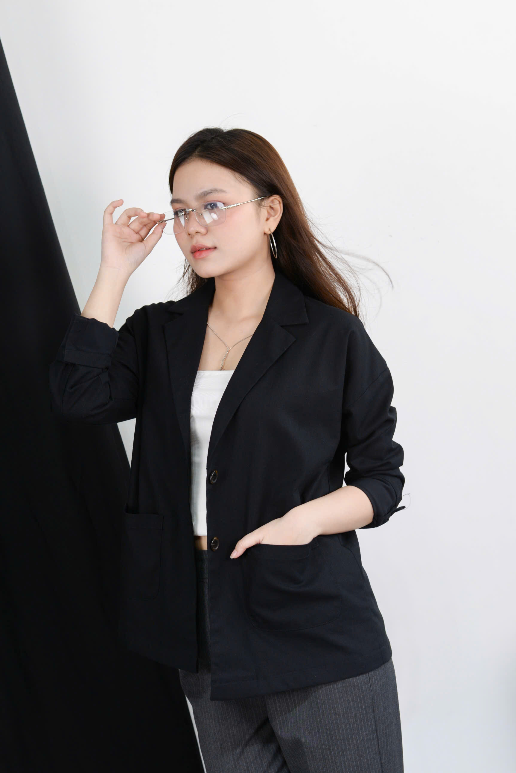 K2698 - 	K vest 2 túi trước 2 lớp 3 nút tay